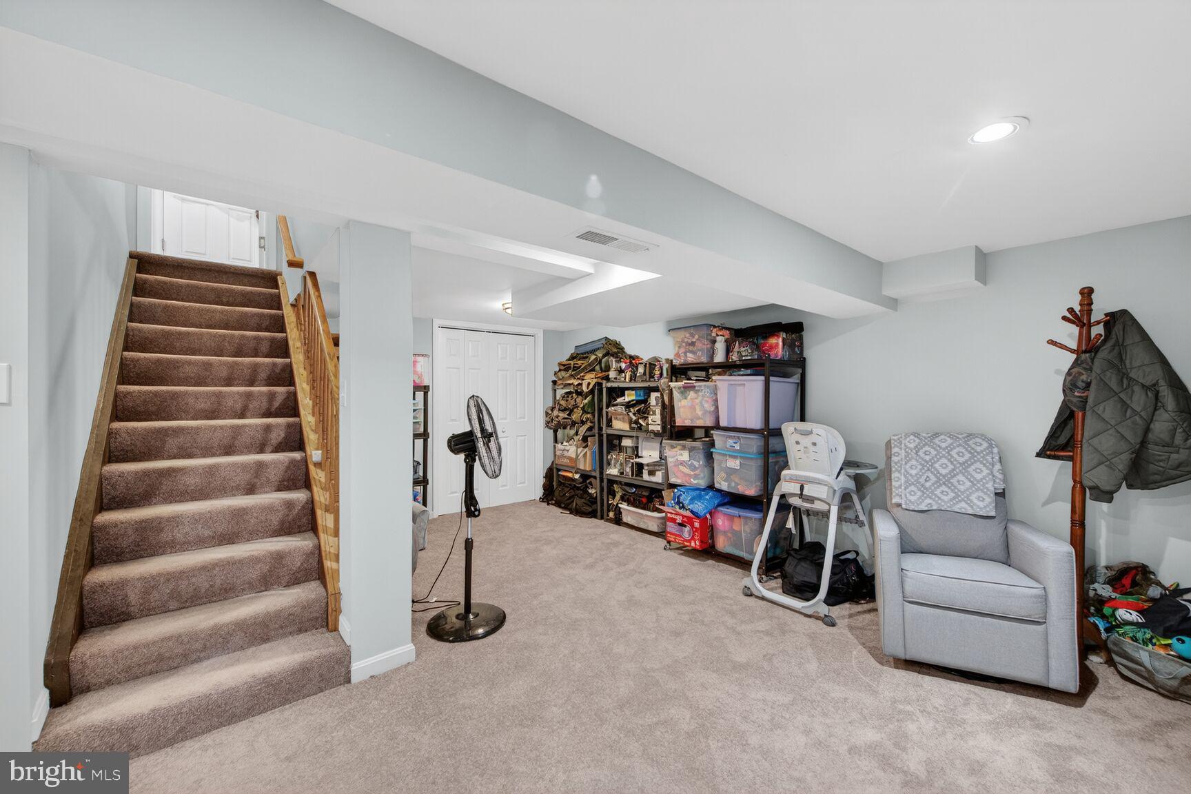 FOUR VIEWS - Residential