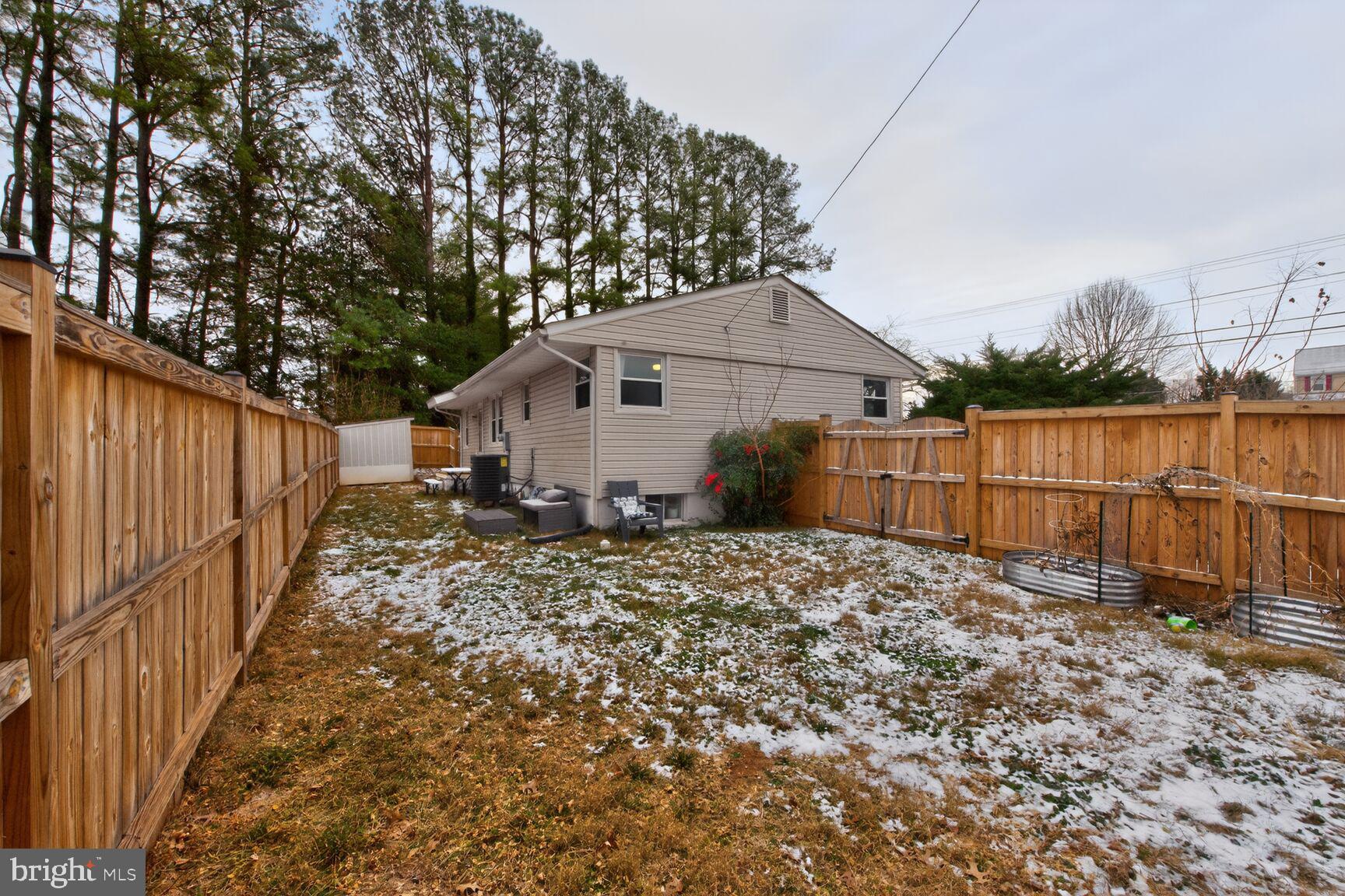 FOUR VIEWS - Residential