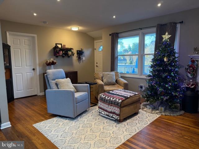 FOUR VIEWS - Residential