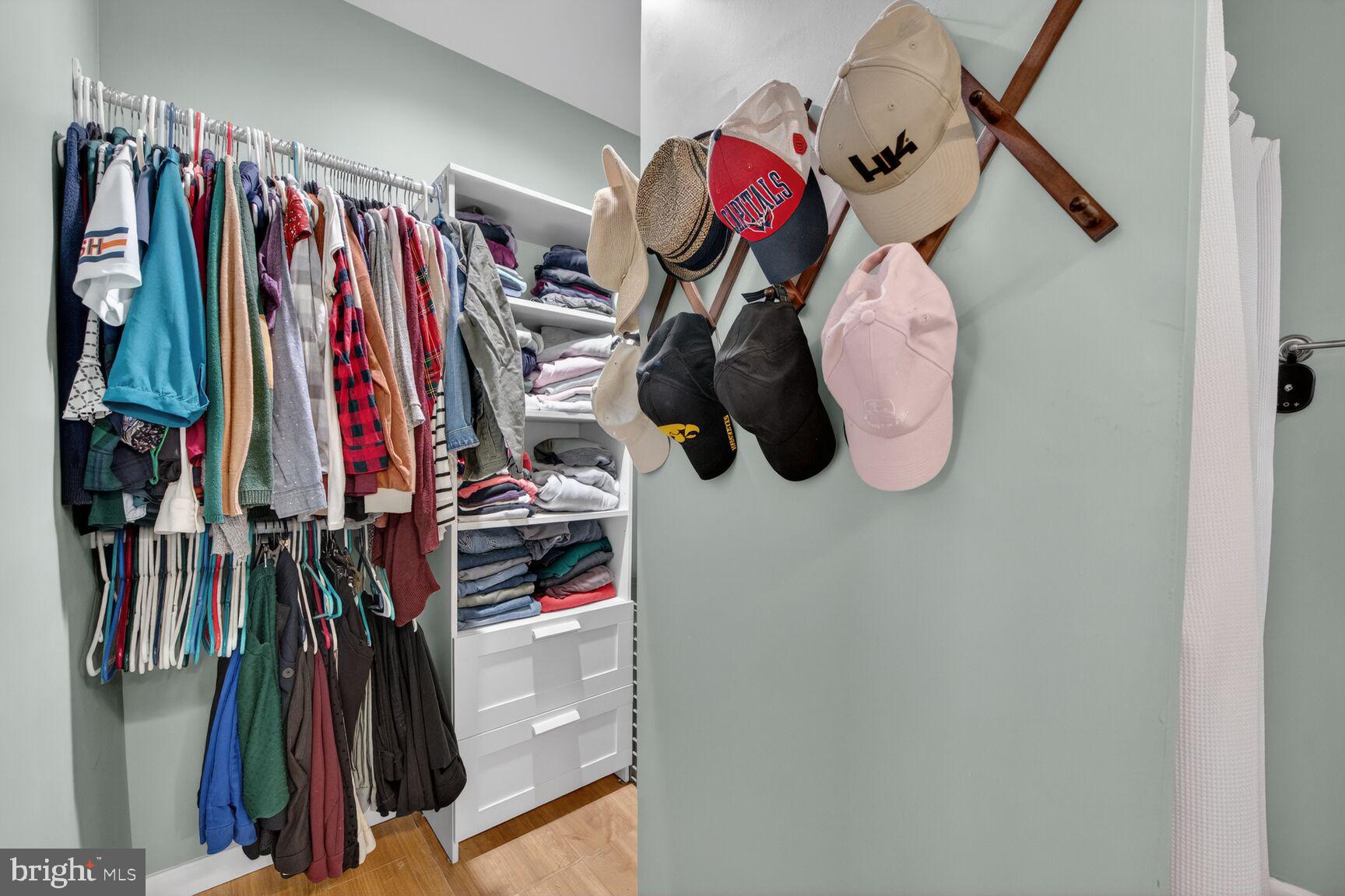 FOUR VIEWS - Residential