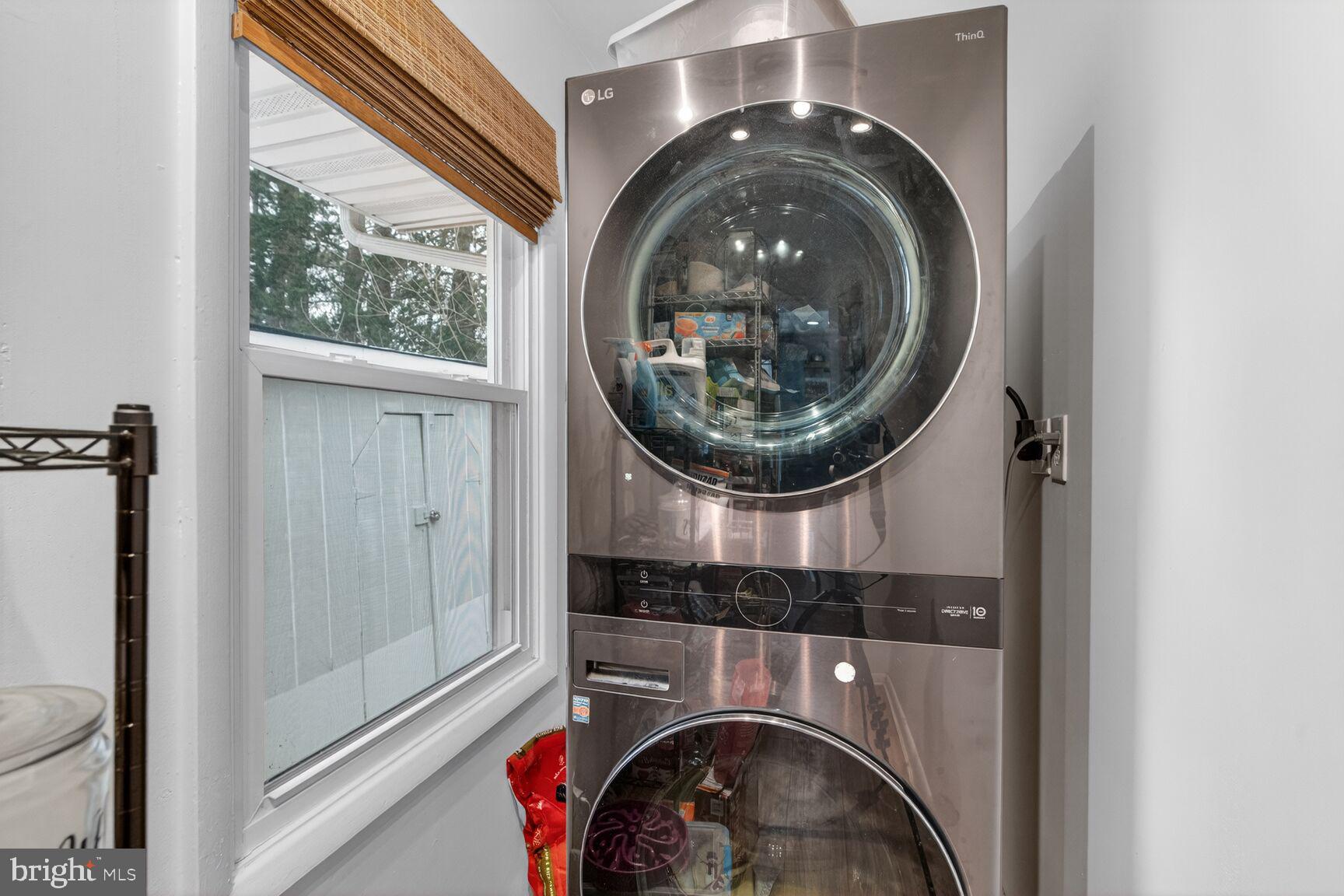 FOUR VIEWS - Residential