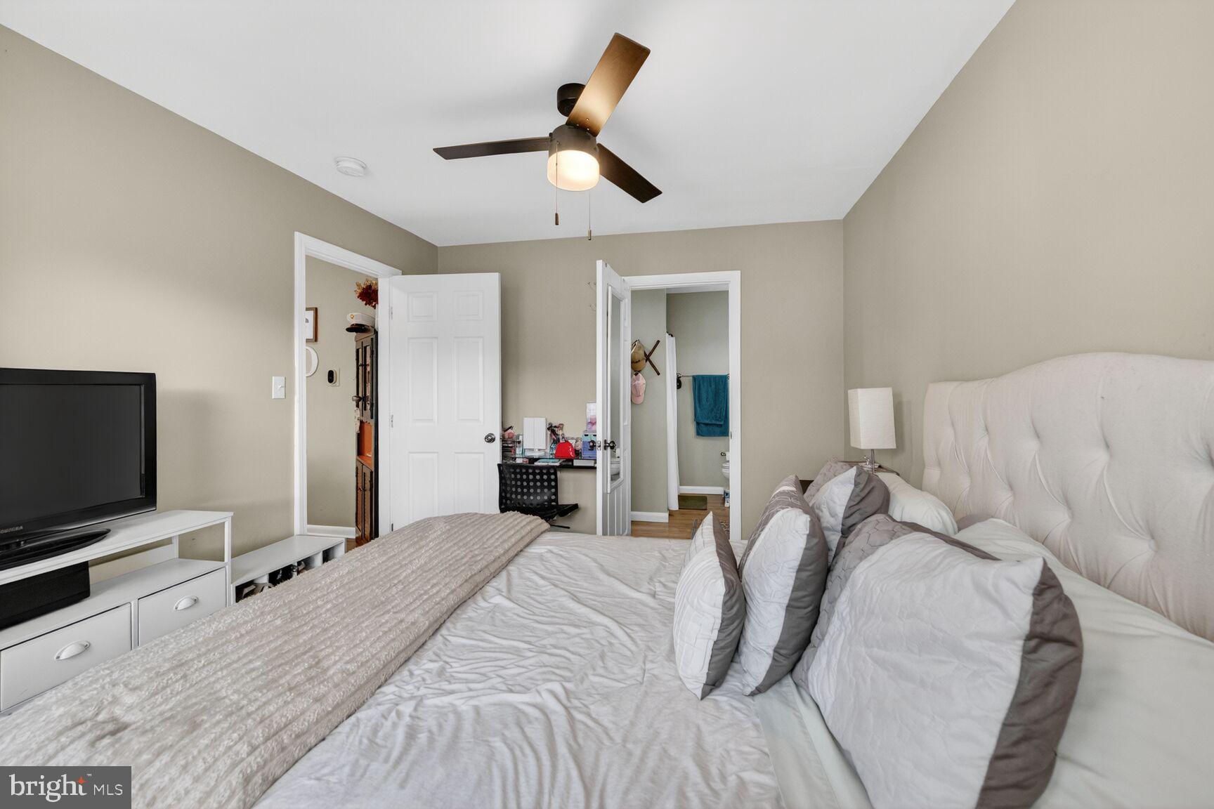 FOUR VIEWS - Residential