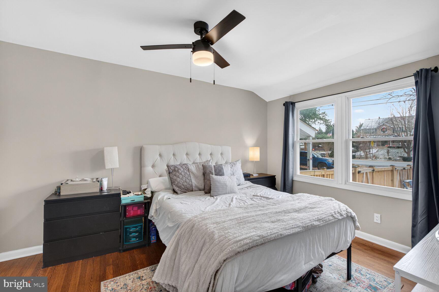 FOUR VIEWS - Residential