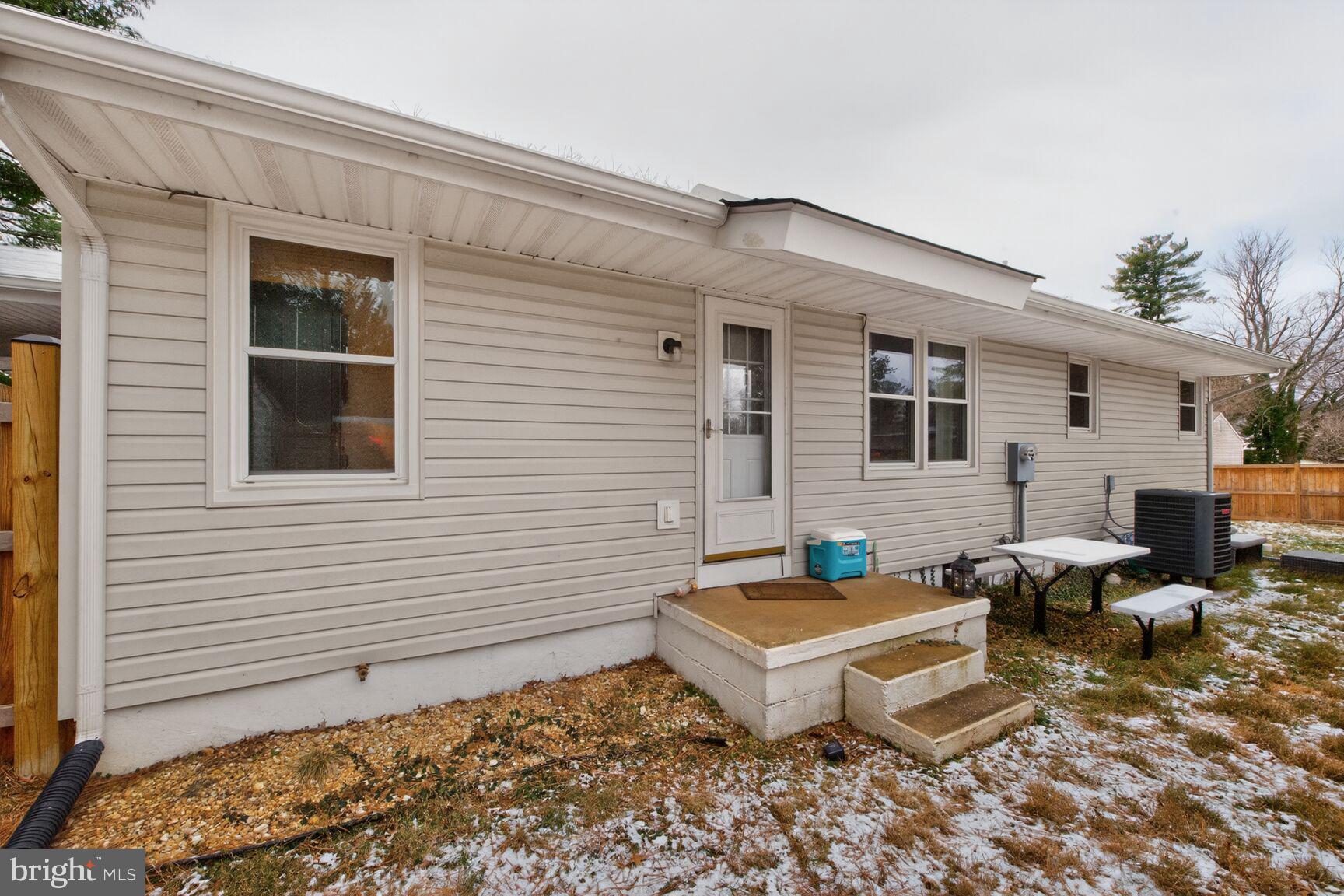 FOUR VIEWS - Residential