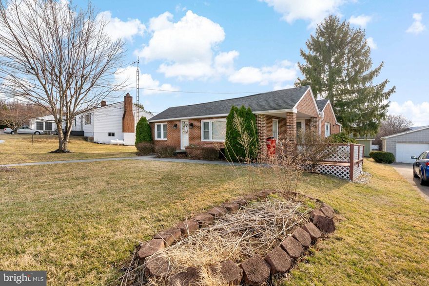 Charming Brick Home!
Escape to the countryside with this delightful 2-bedroom, 1-bathroom brick home situated on a lot in Historic Gerrardstown, WV. Built in 1945, this home offers a blend of classic charm and potential for personalization.
Interior Features:
•