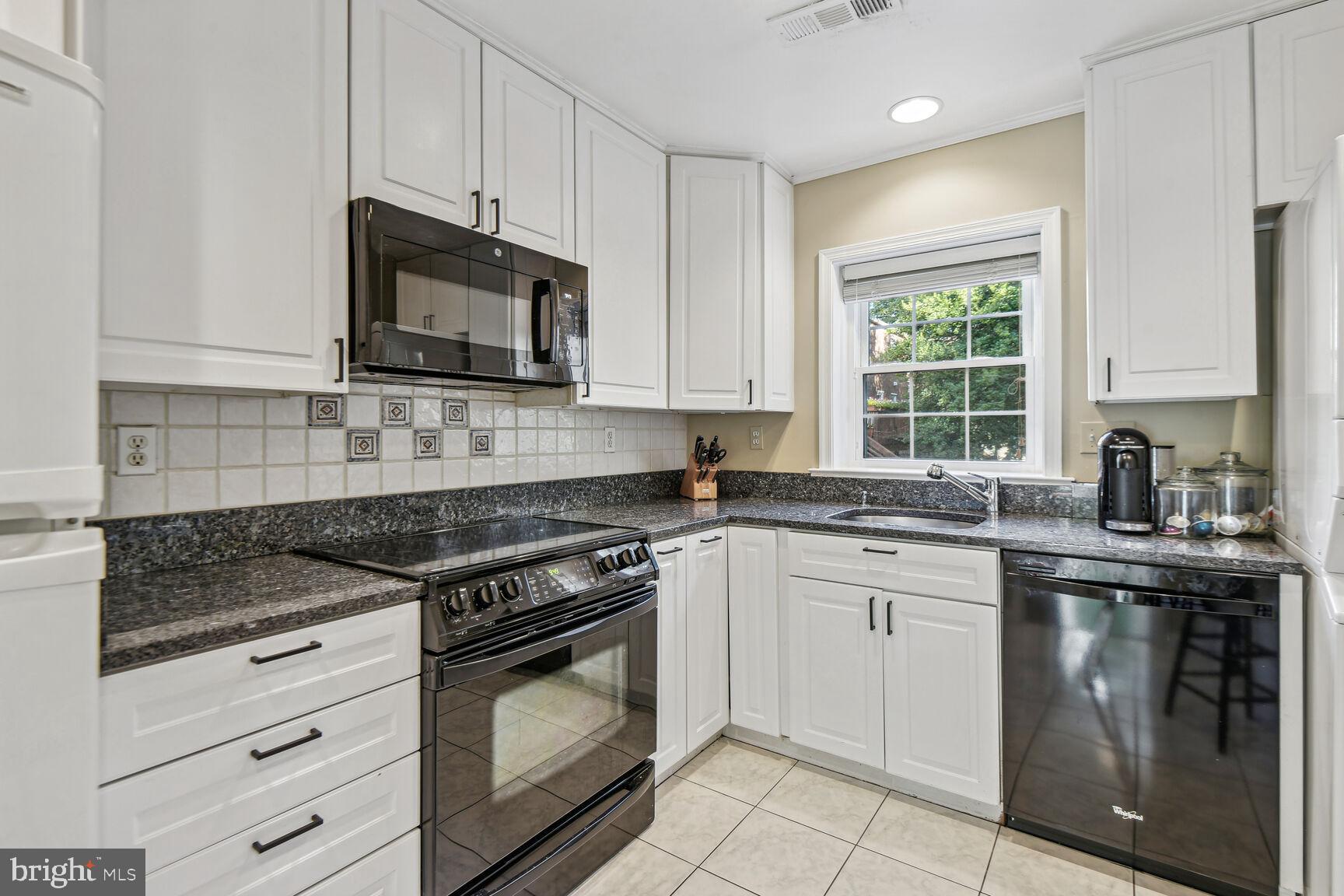 KENWOOD FOREST - Residential