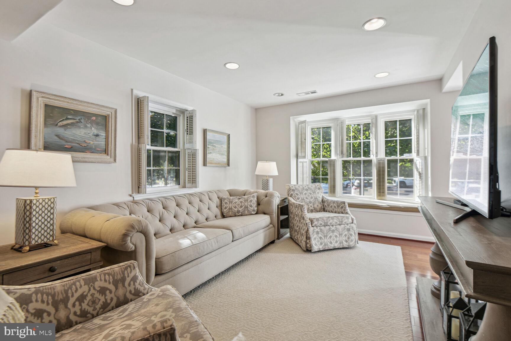 KENWOOD FOREST - Residential