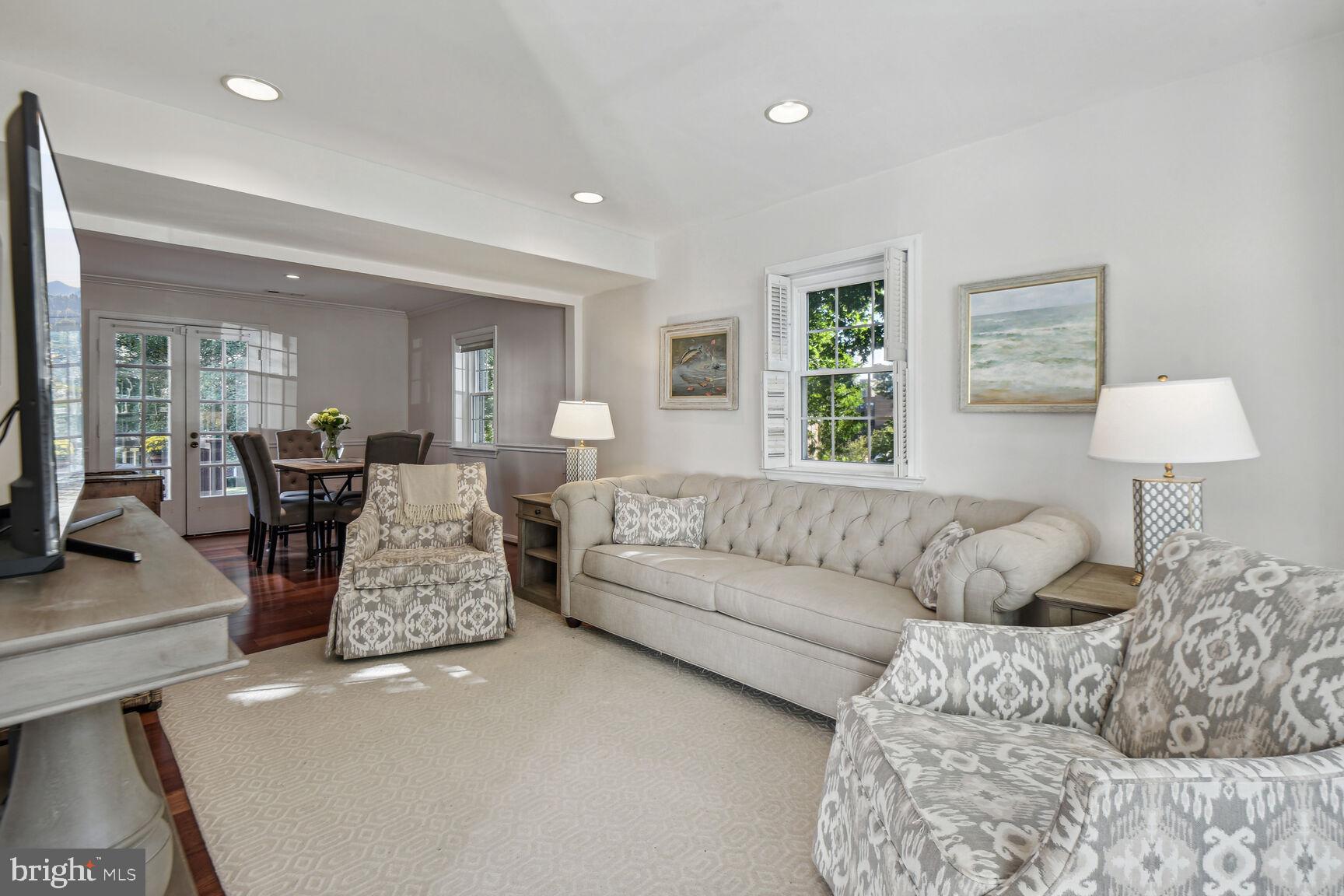 KENWOOD FOREST - Residential