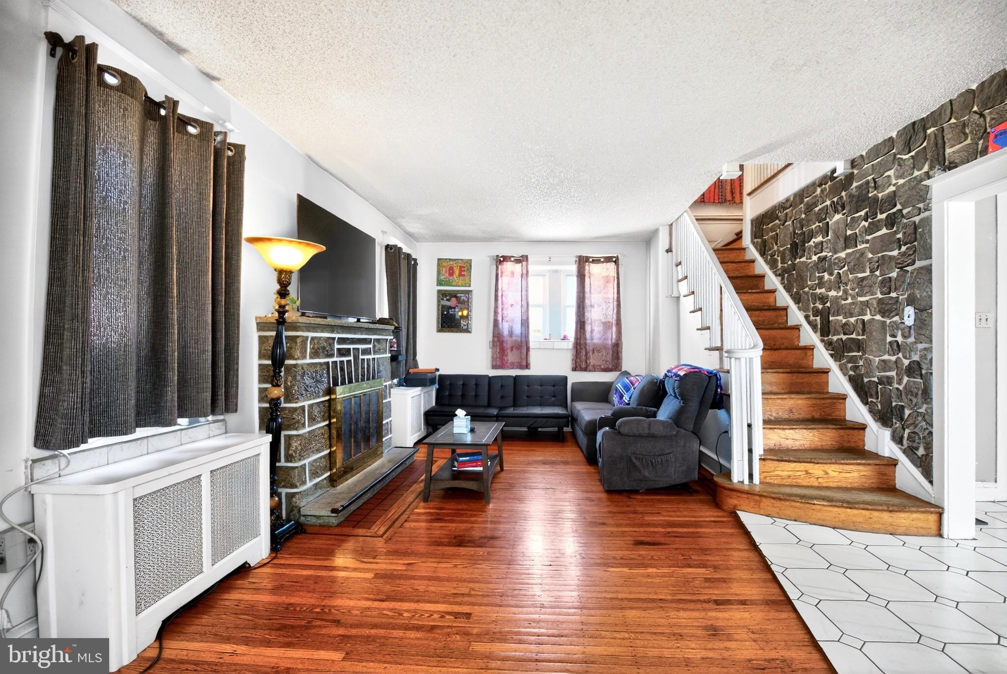 LAWNCREST - Residential