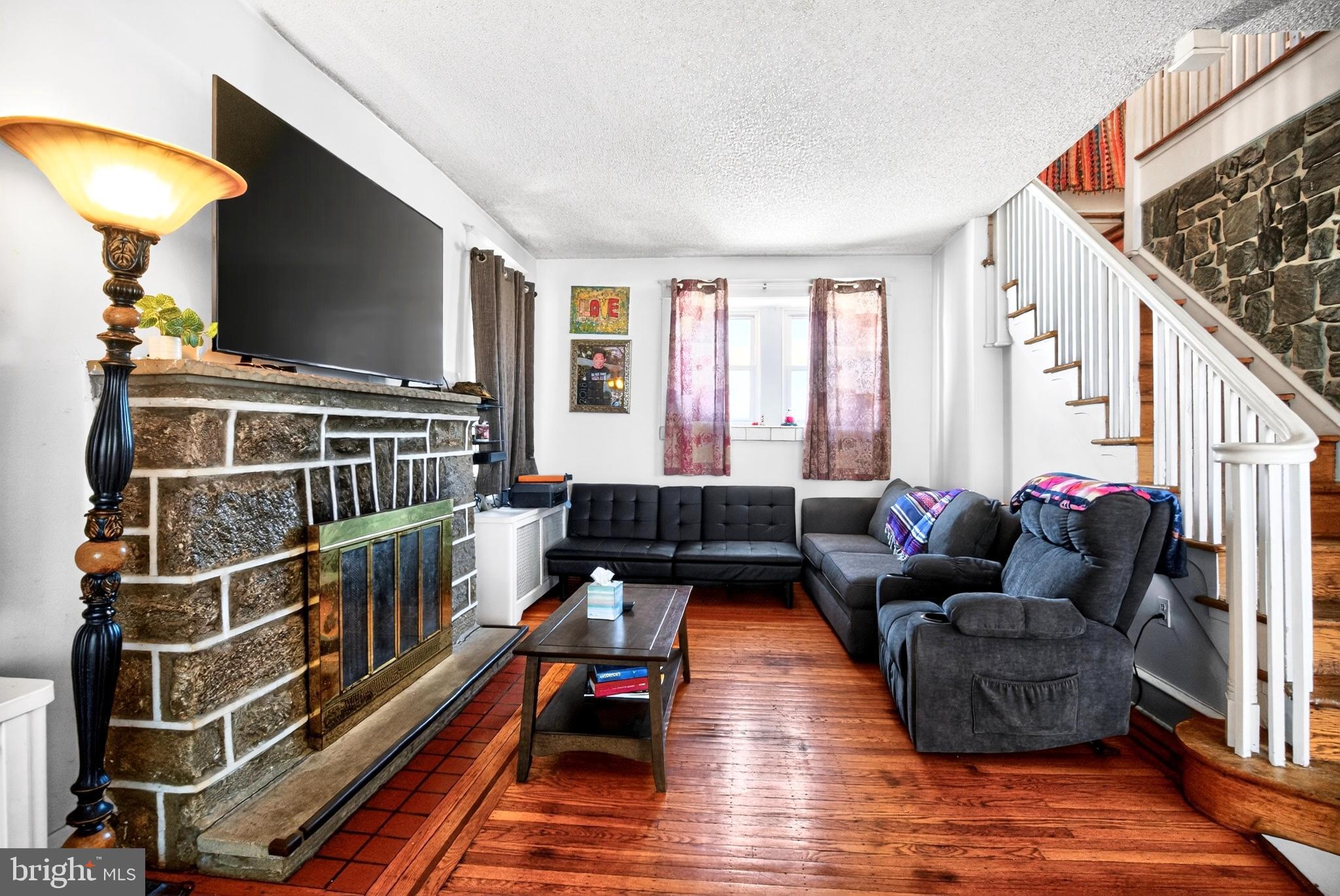 LAWNCREST - Residential