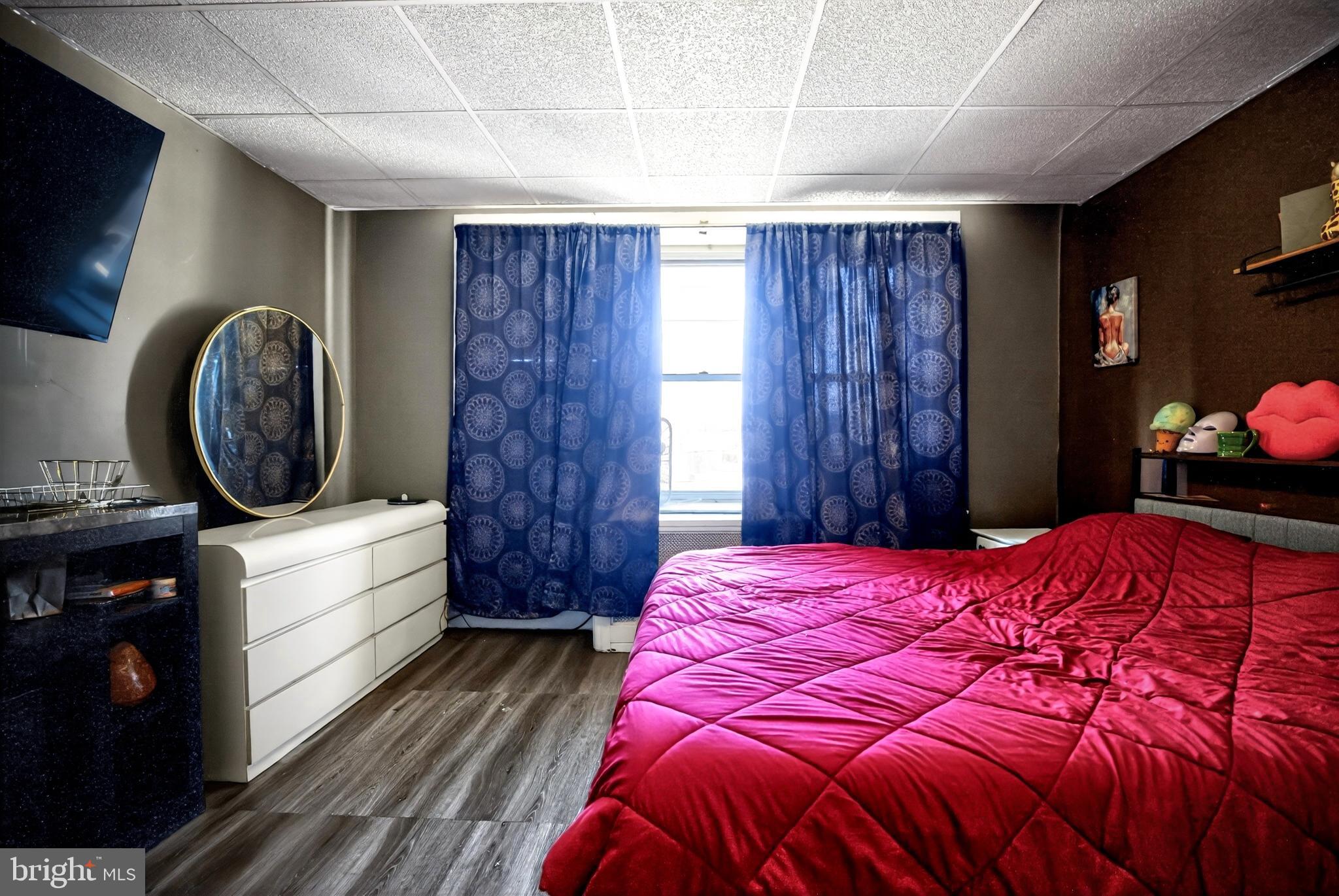 LAWNCREST - Residential