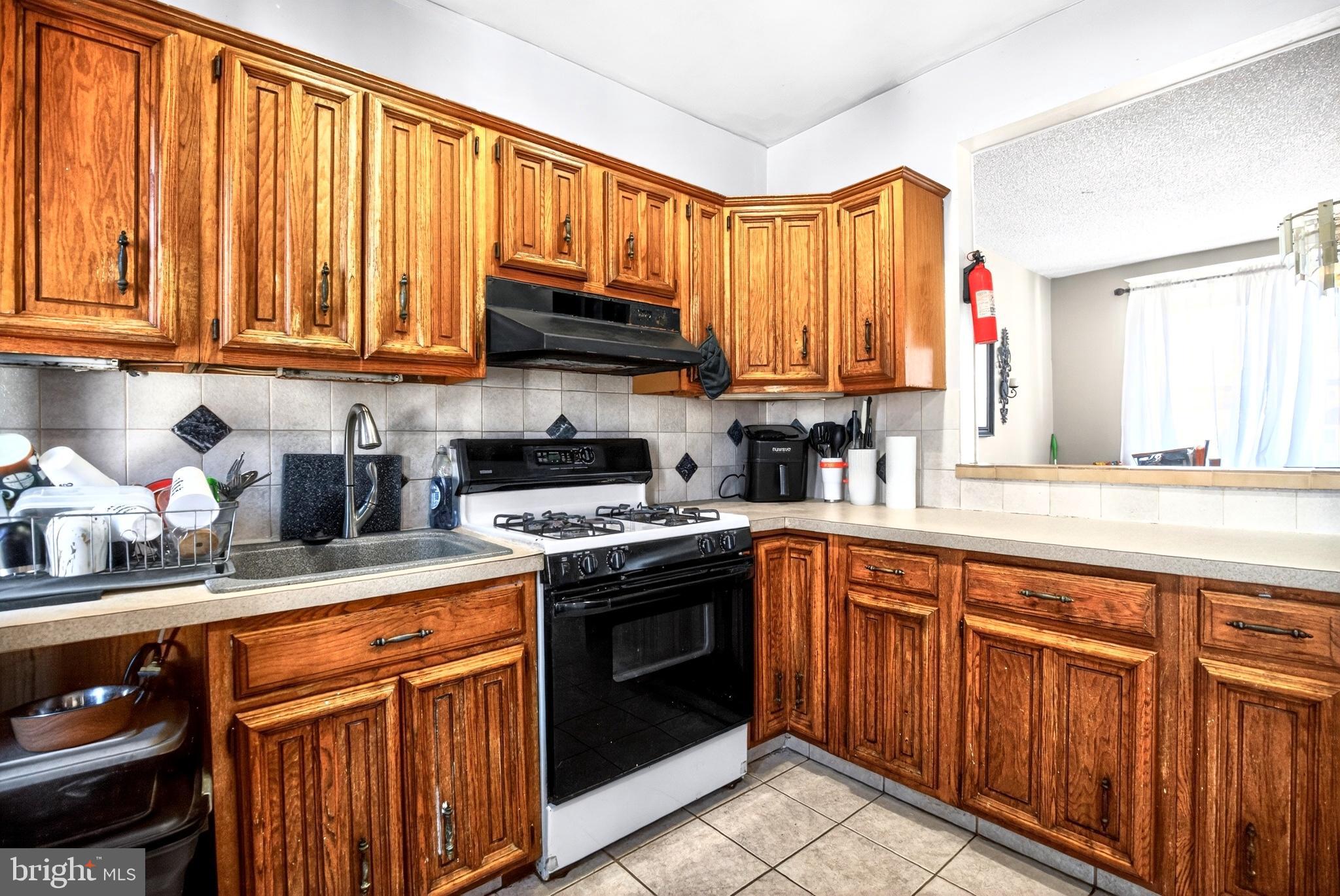 LAWNCREST - Residential