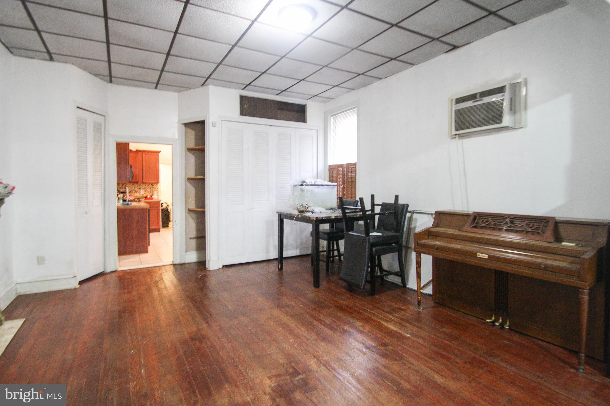 KENSINGTON - Residential