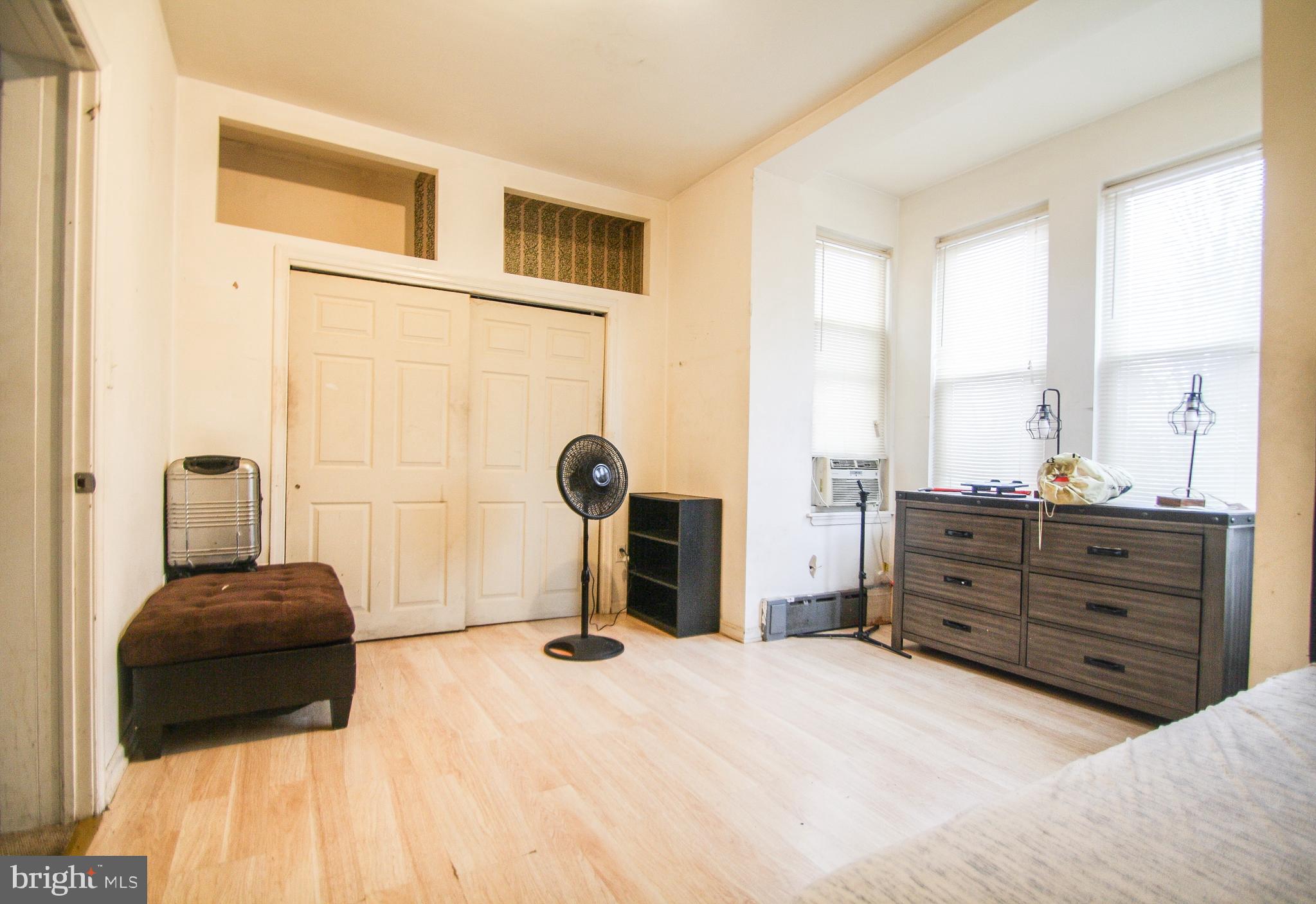 KENSINGTON - Residential