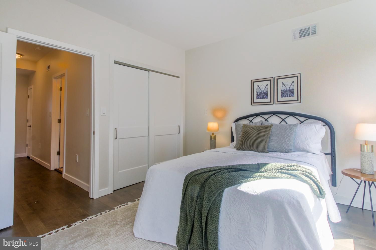 POINT BREEZE - Residential