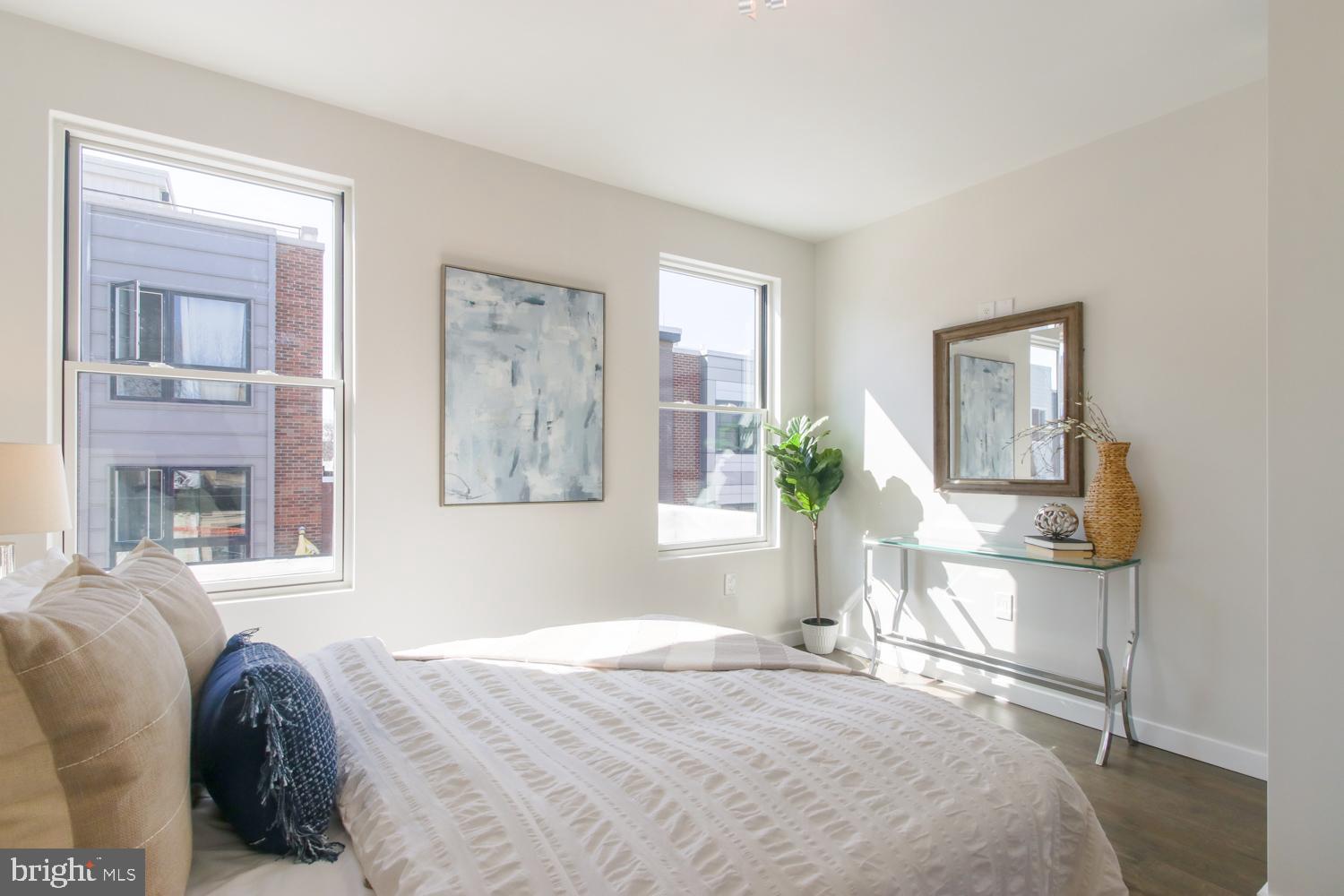 POINT BREEZE - Residential