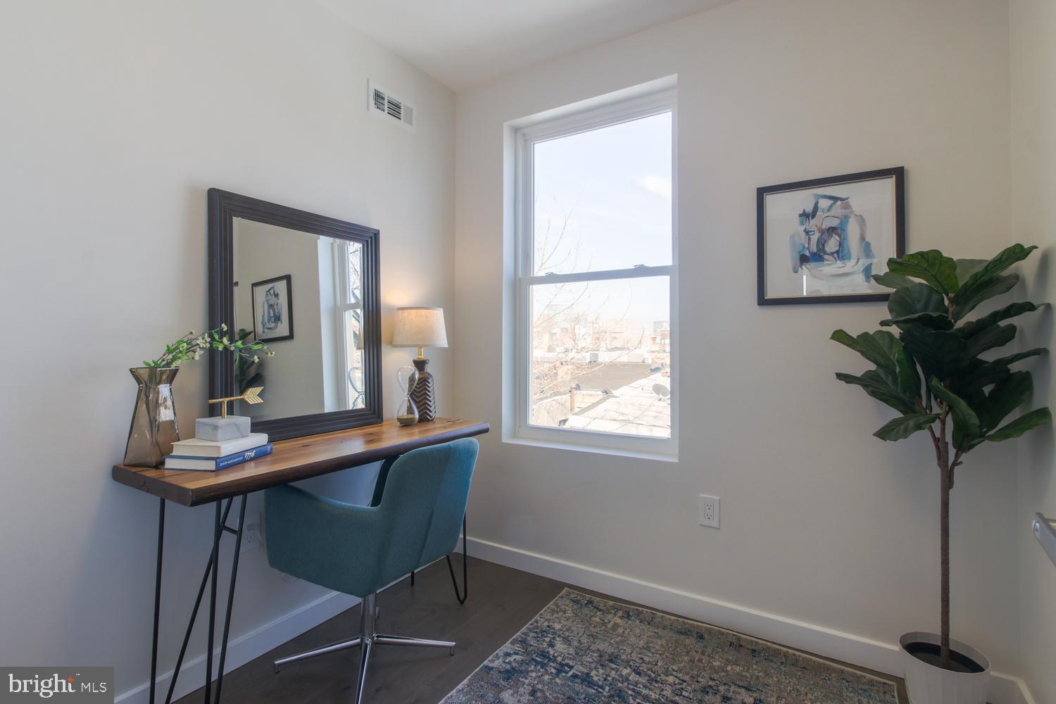 POINT BREEZE - Residential