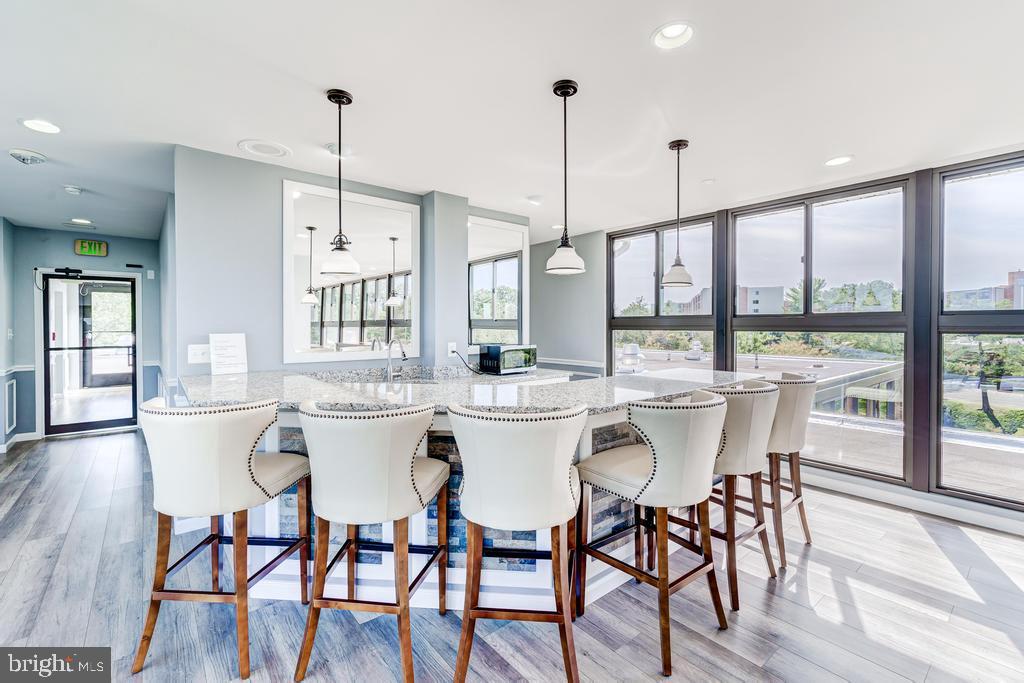 MADISON CONDOMINIUM - Residential