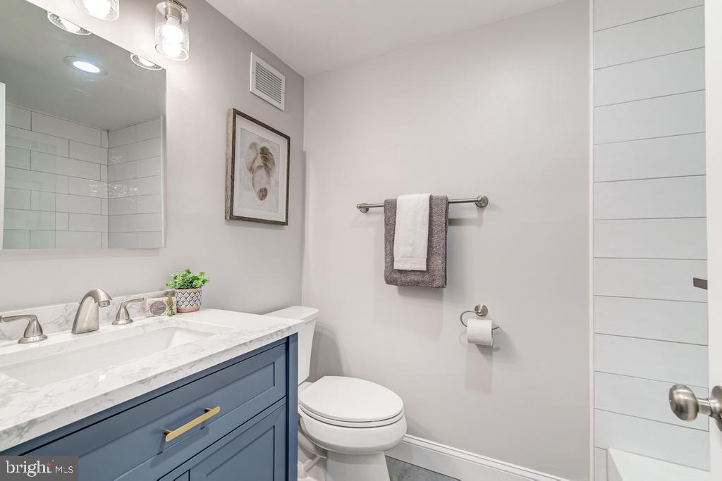 MADISON CONDOMINIUM - Residential