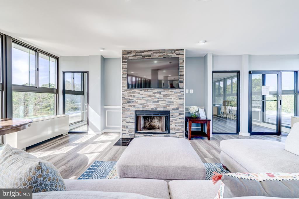 MADISON CONDOMINIUM - Residential