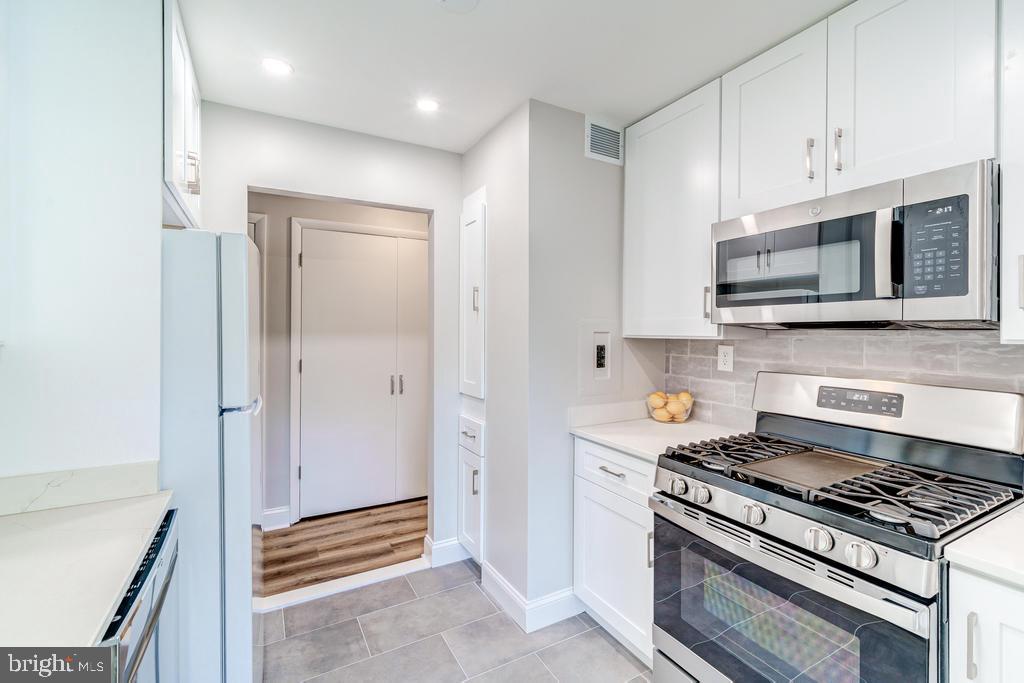 MADISON CONDOMINIUM - Residential