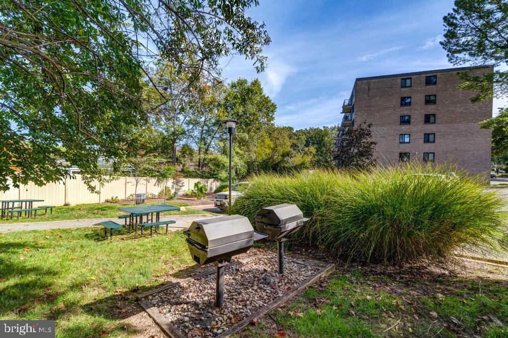 MADISON CONDOMINIUM - Residential