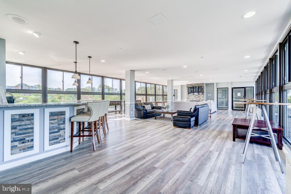 MADISON CONDOMINIUM - Residential