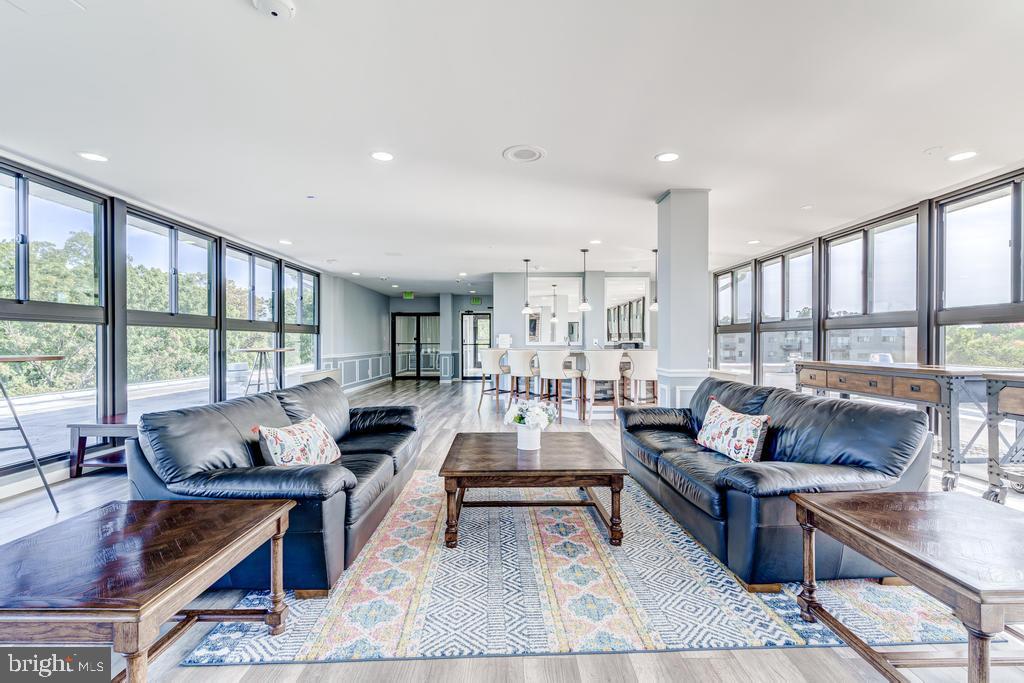 MADISON CONDOMINIUM - Residential