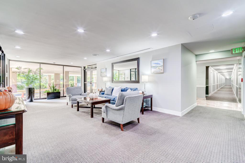 MADISON CONDOMINIUM - Residential