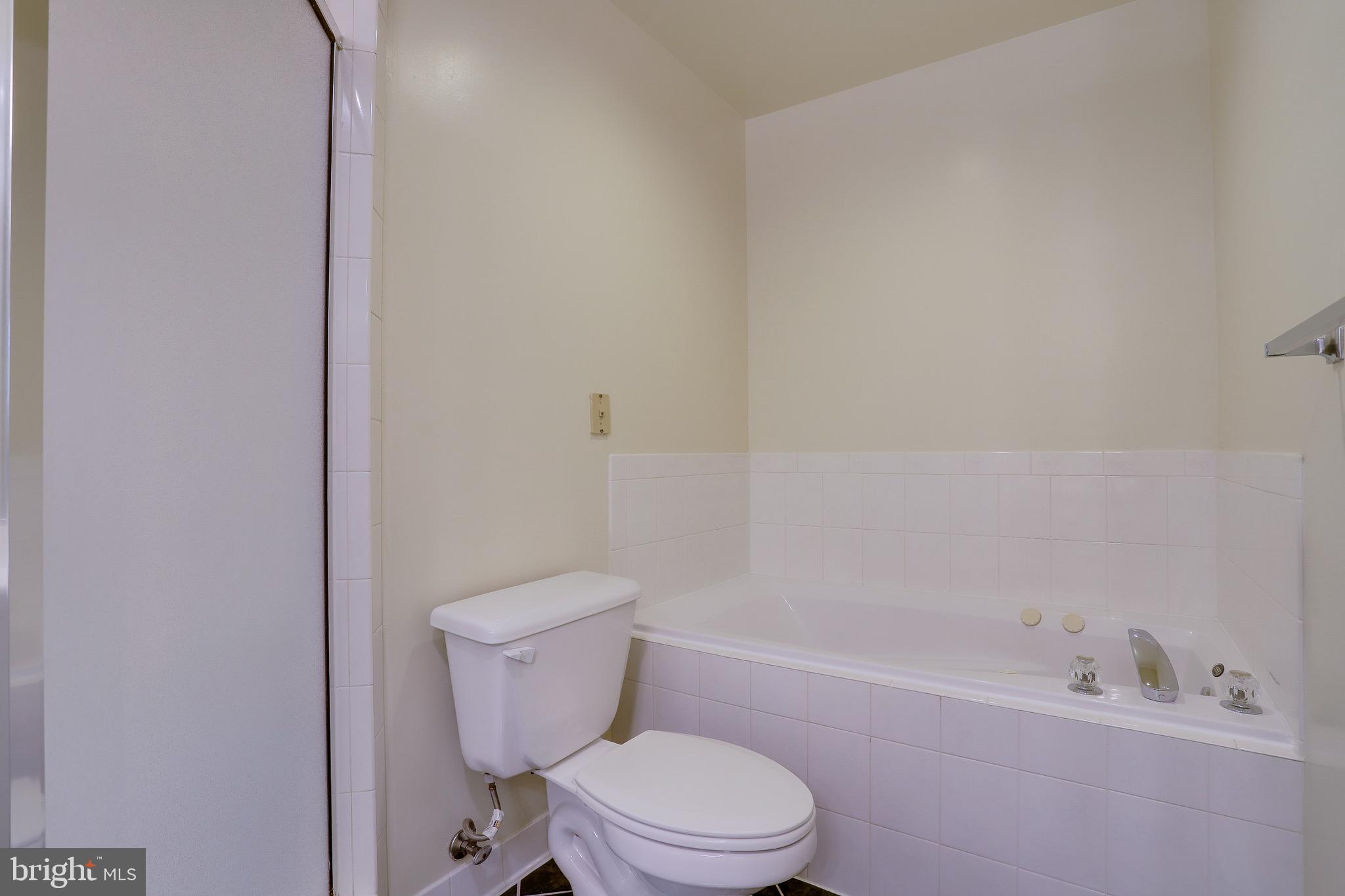 FALLS STATION - Residential Lease