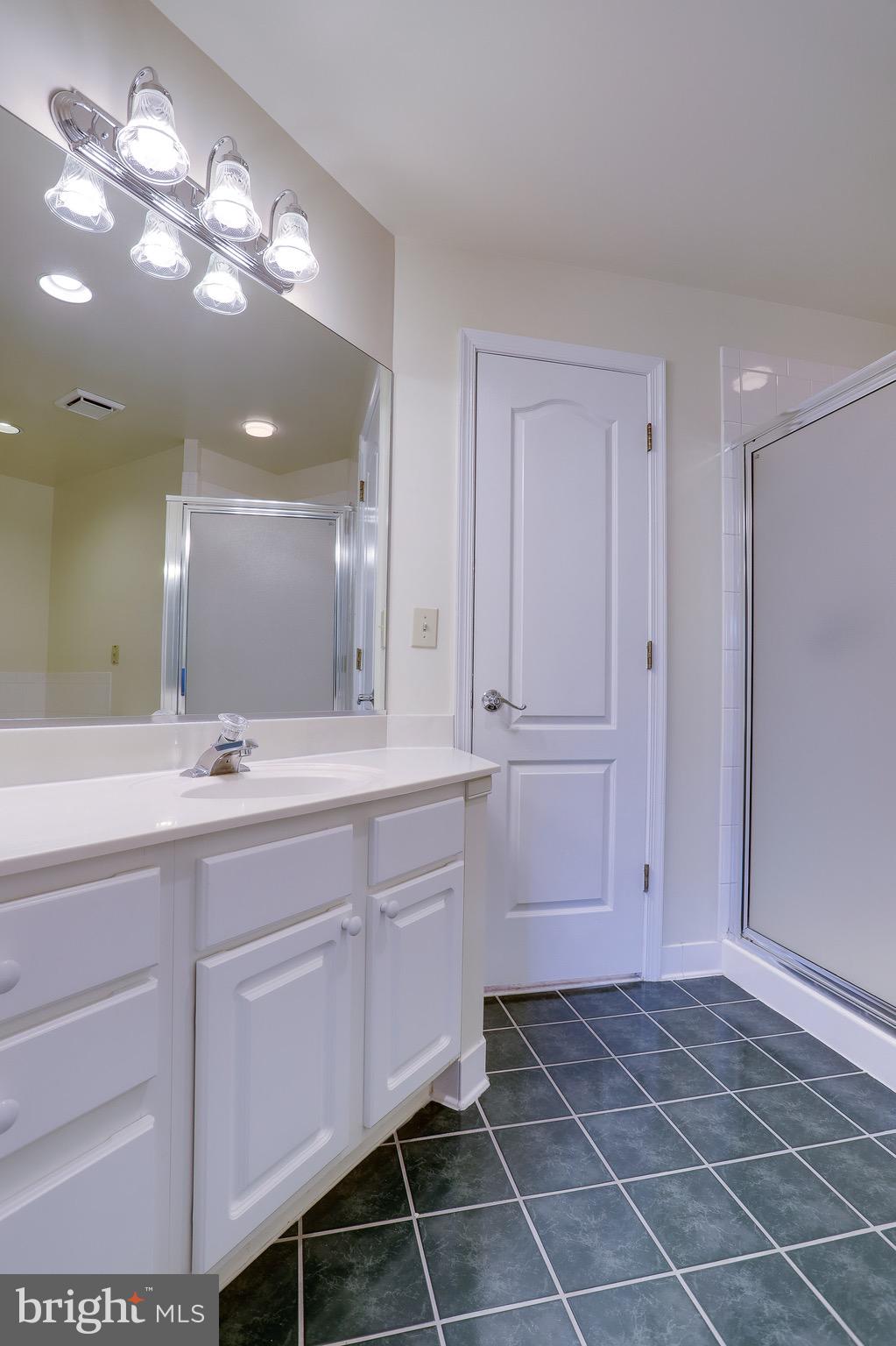 FALLS STATION - Residential Lease