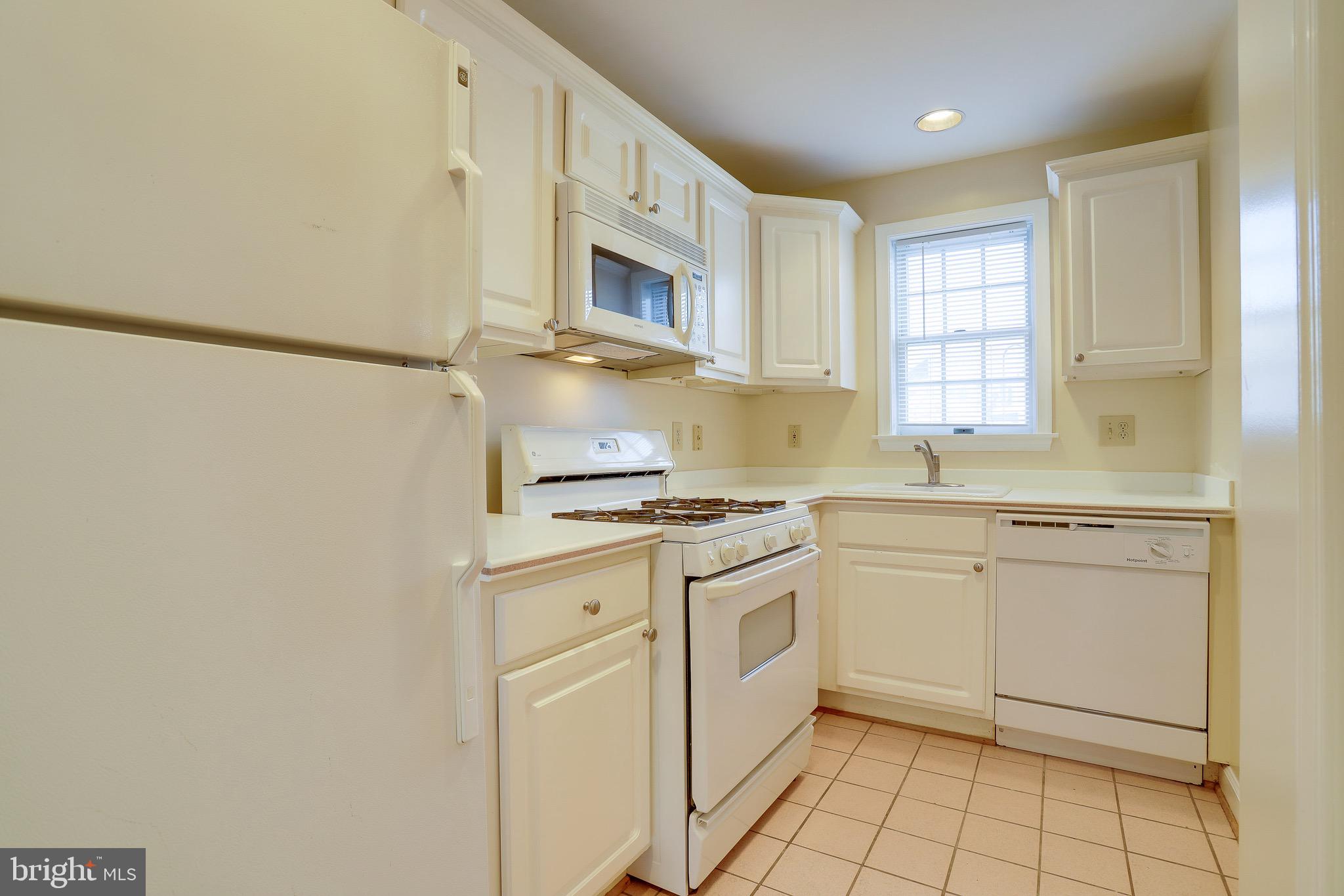 FALLS STATION - Residential Lease