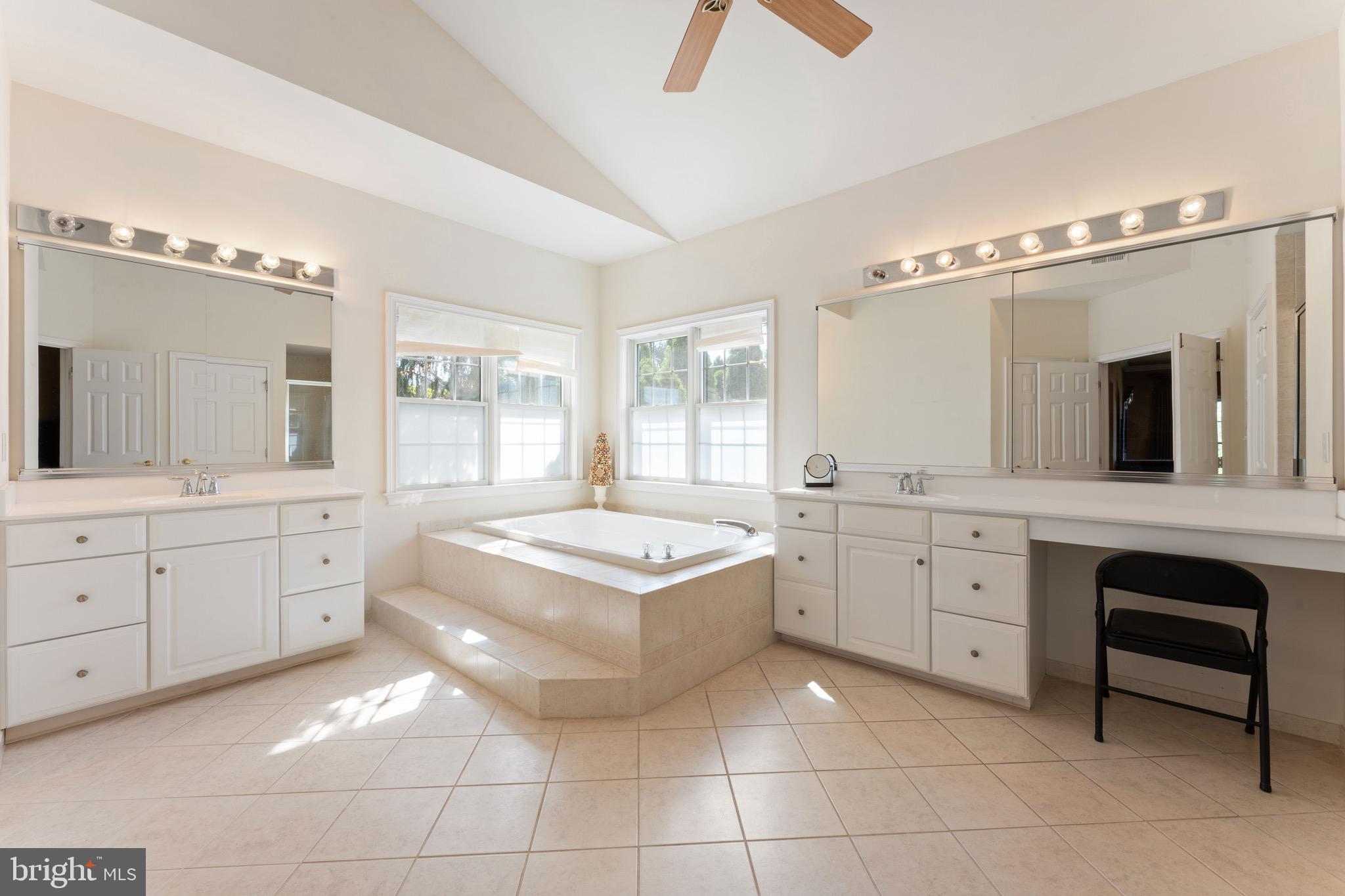 NORTHAMPTON HUNT - Residential