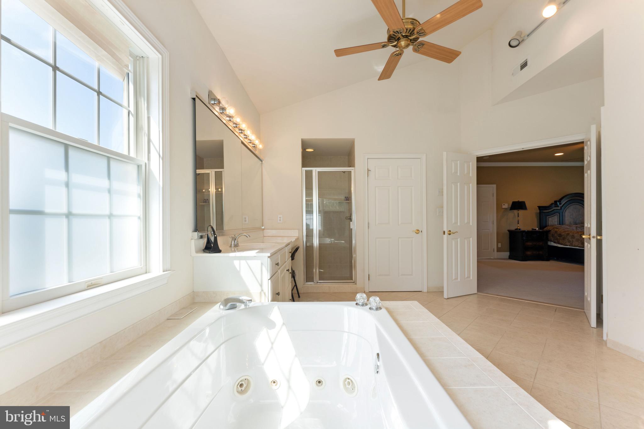 NORTHAMPTON HUNT - Residential