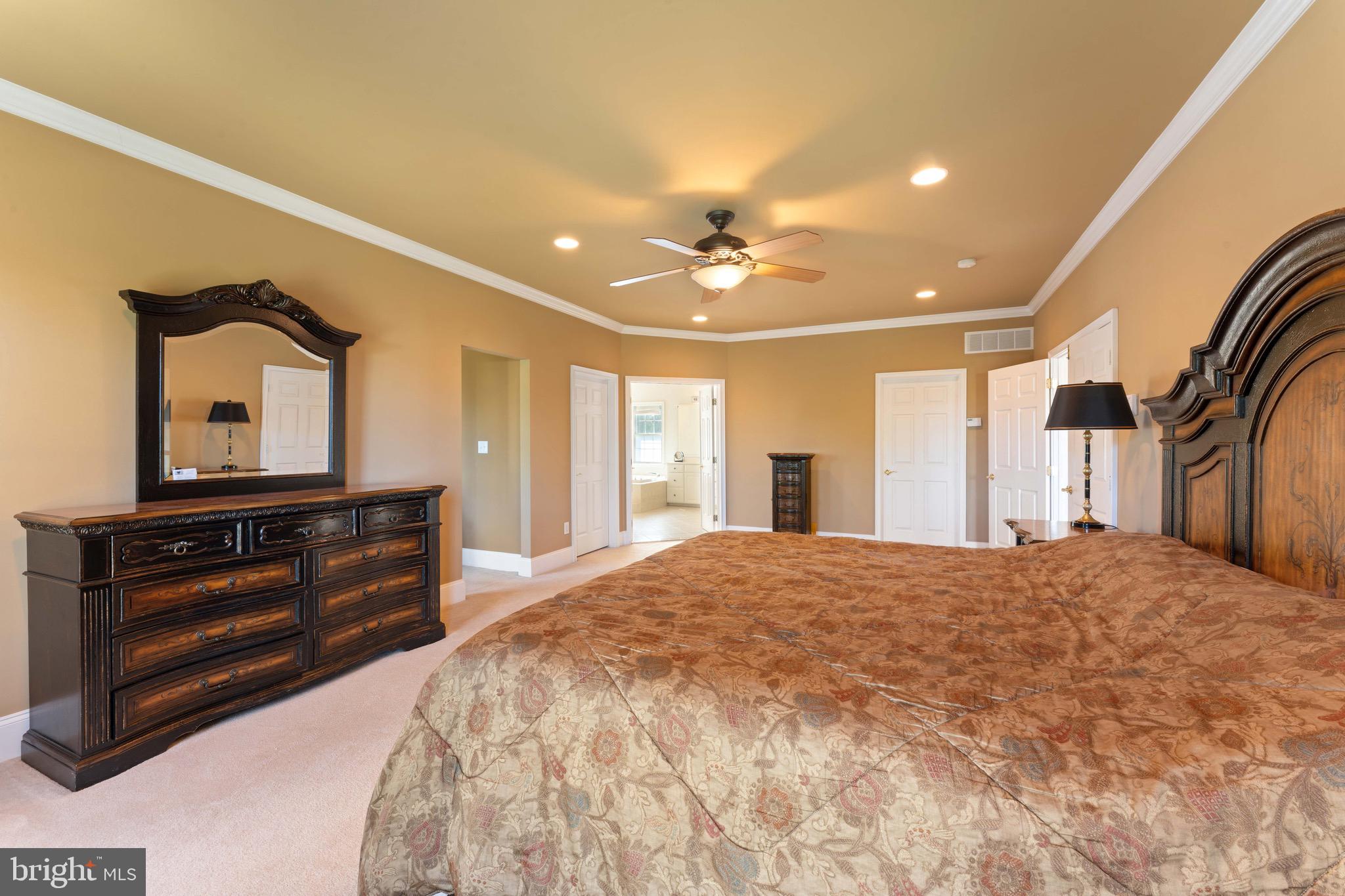 NORTHAMPTON HUNT - Residential