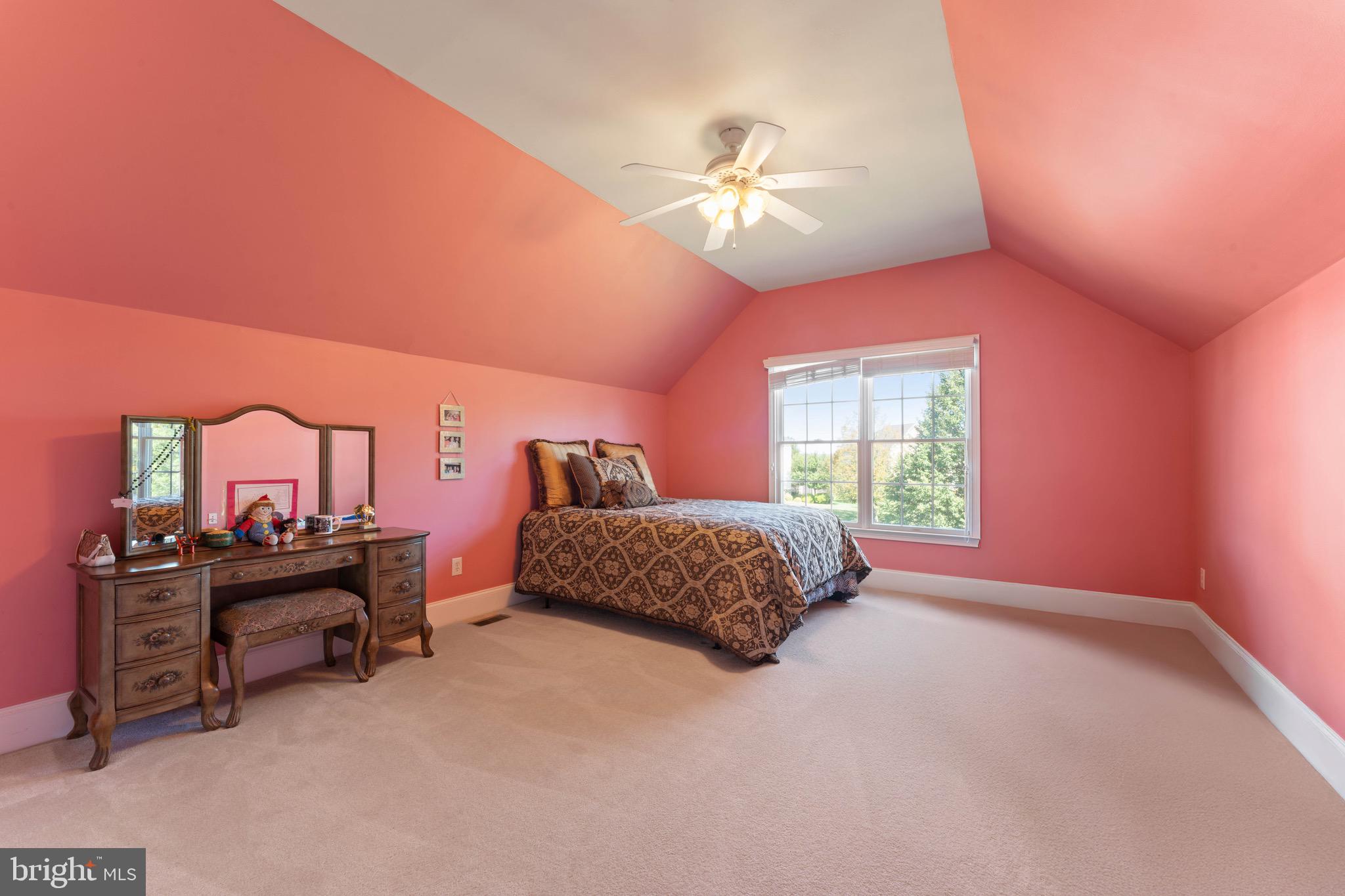 NORTHAMPTON HUNT - Residential