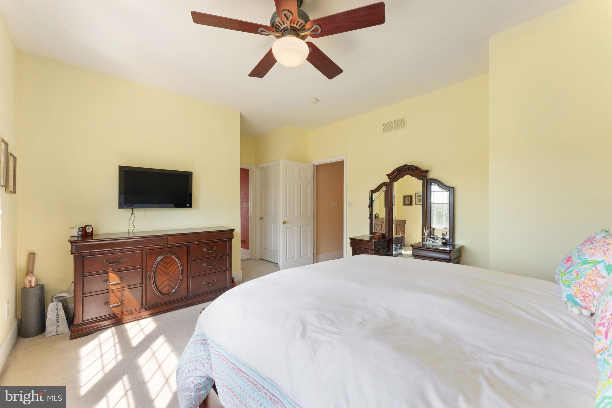 NORTHAMPTON HUNT - Residential