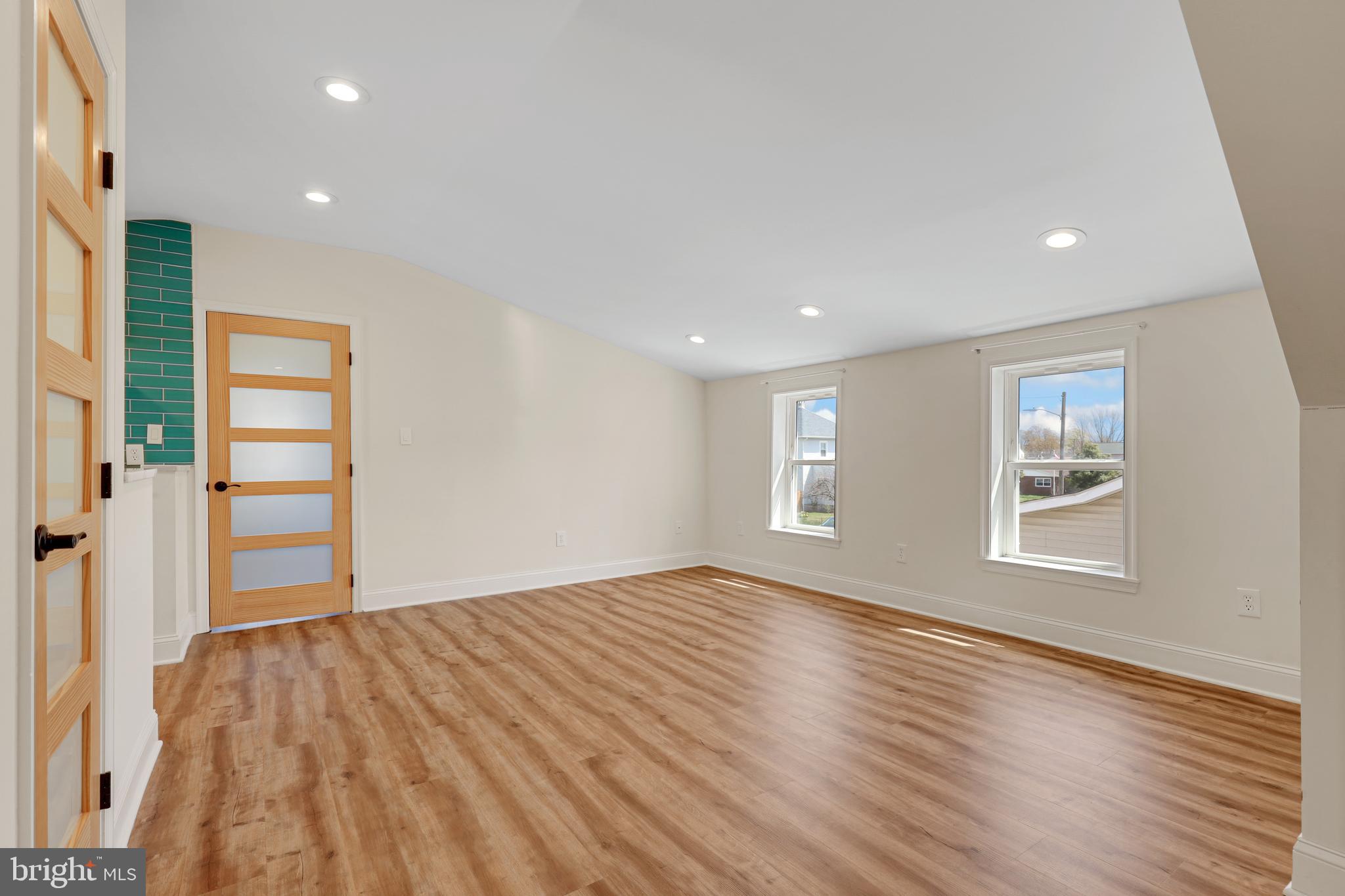 FAIRLAWN - Residential