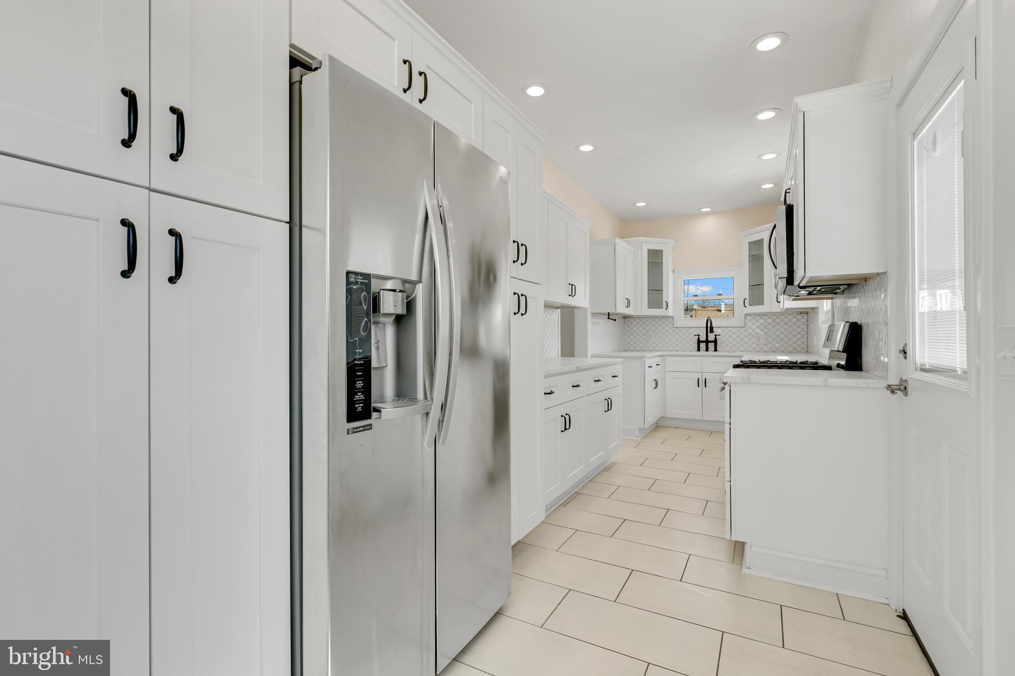 FAIRLAWN - Residential