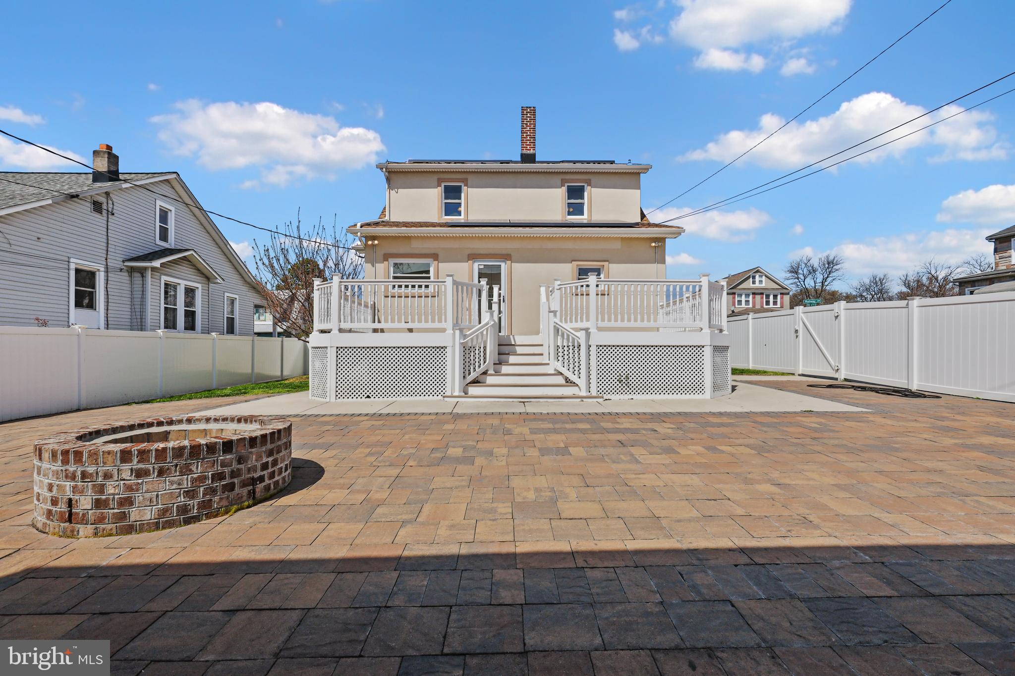 FAIRLAWN - Residential