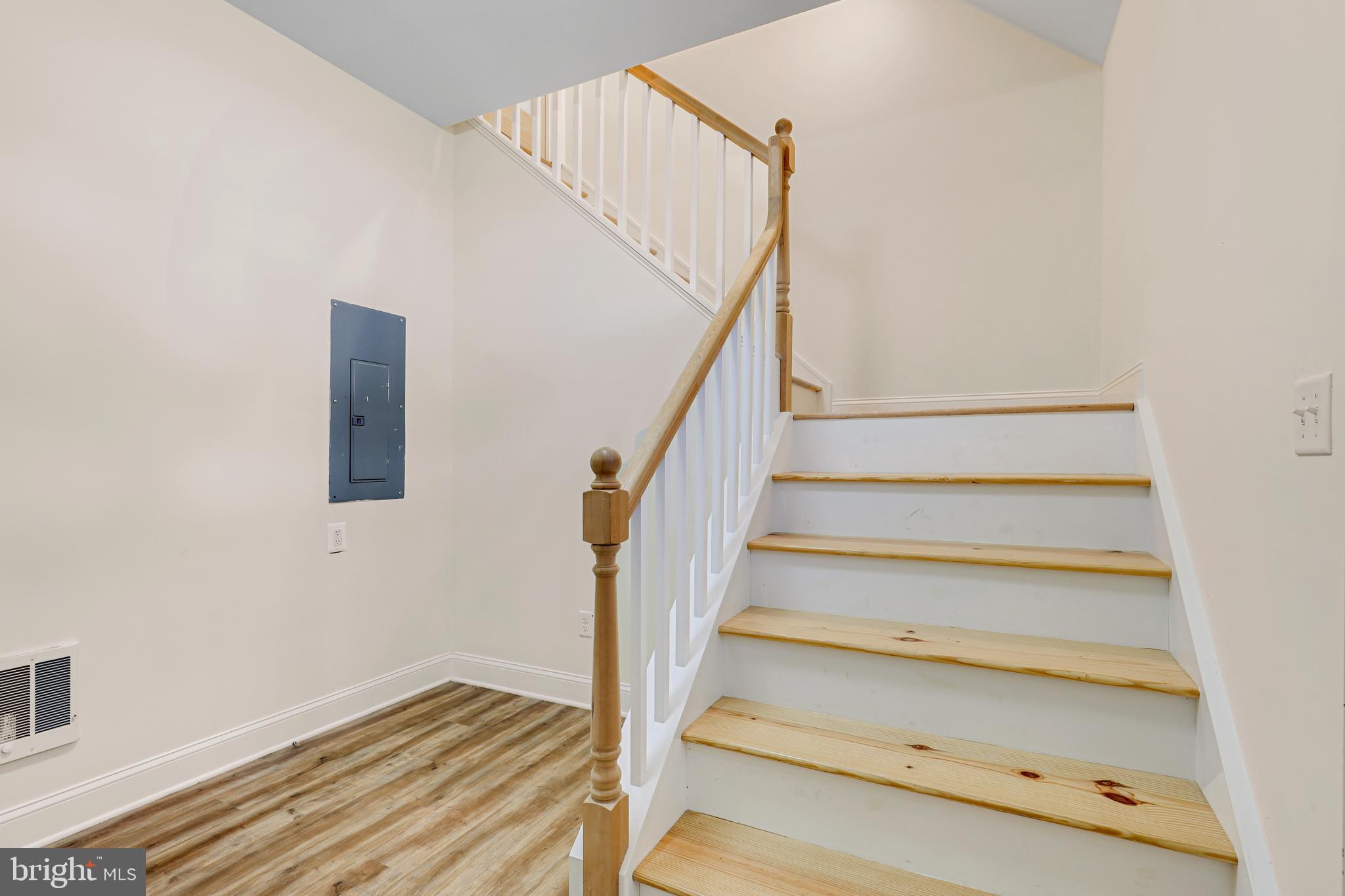 FAIRLAWN - Residential