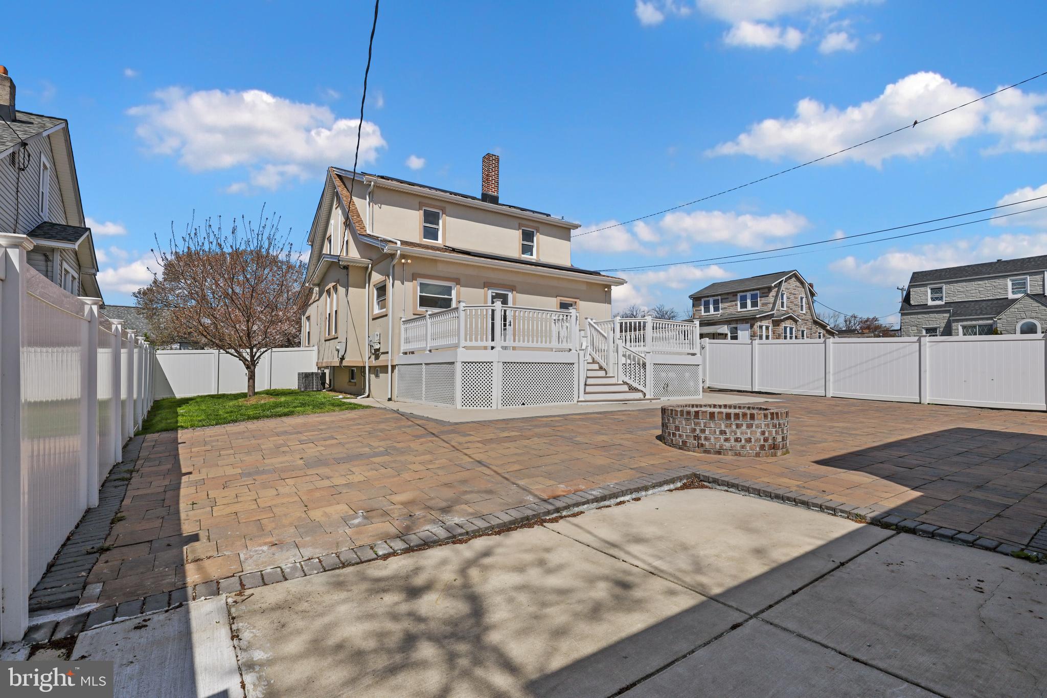 FAIRLAWN - Residential