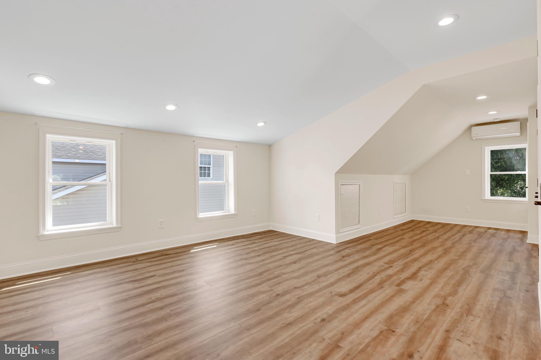 FAIRLAWN - Residential