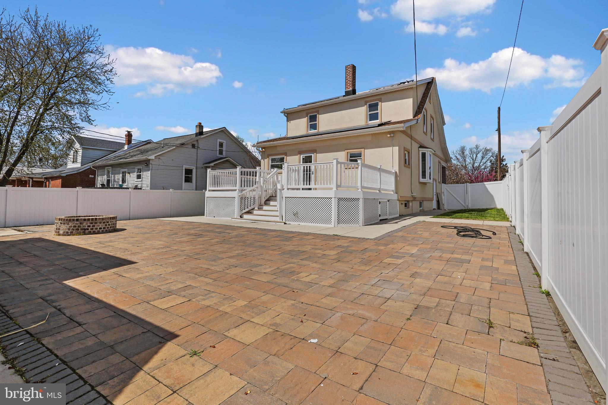 FAIRLAWN - Residential