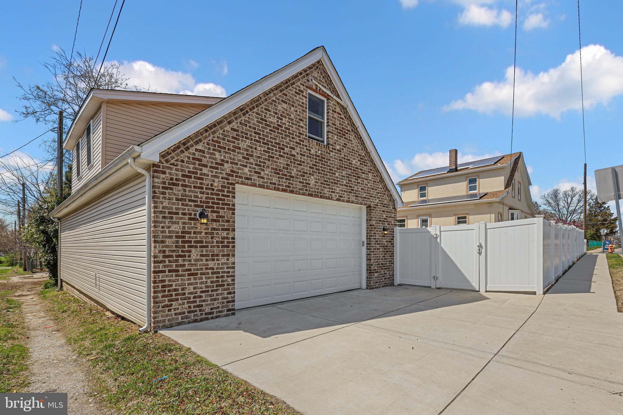 FAIRLAWN - Residential