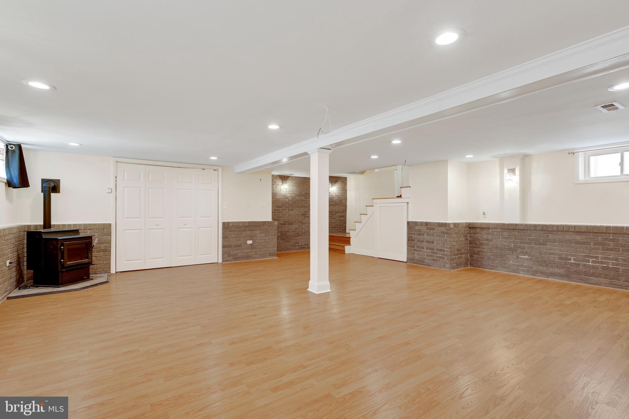 FAIRLAWN - Residential