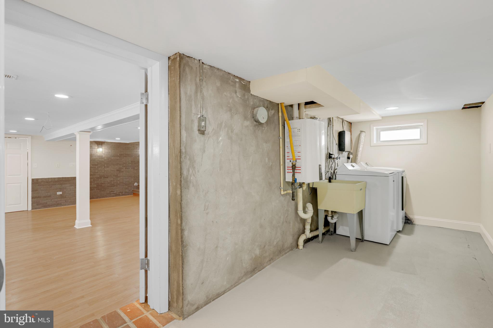 FAIRLAWN - Residential