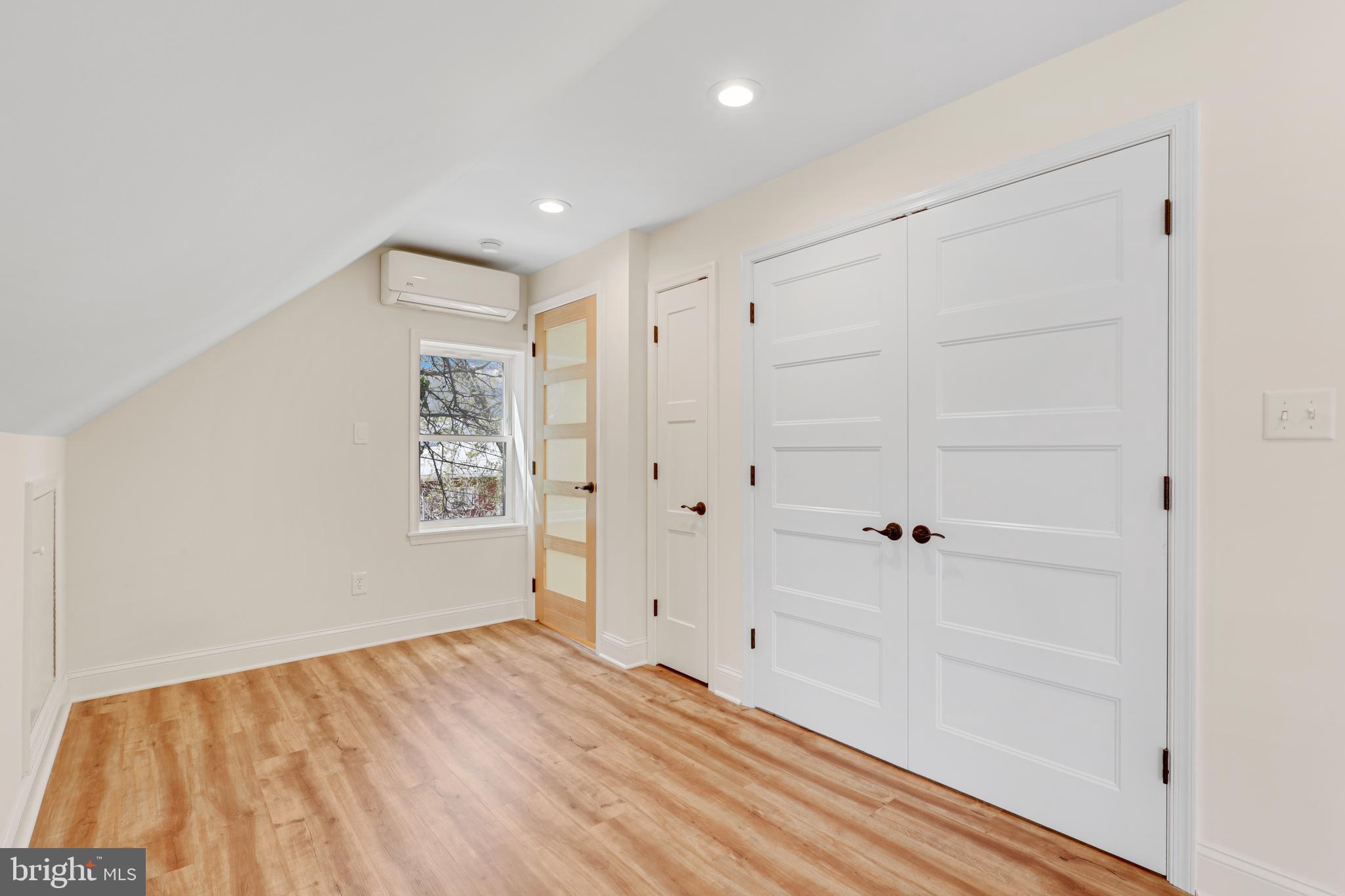 FAIRLAWN - Residential