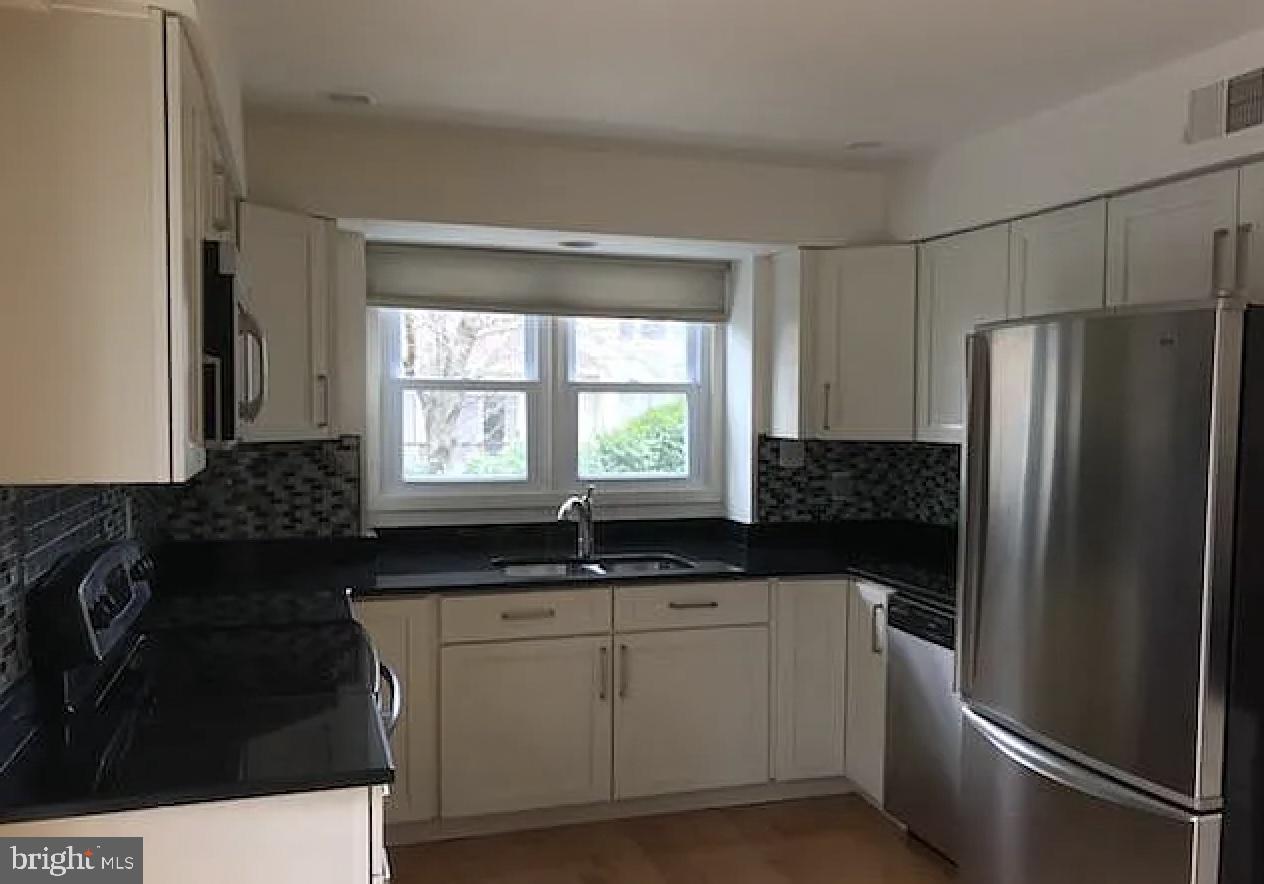 THE VILLAGE PARK - Residential Lease