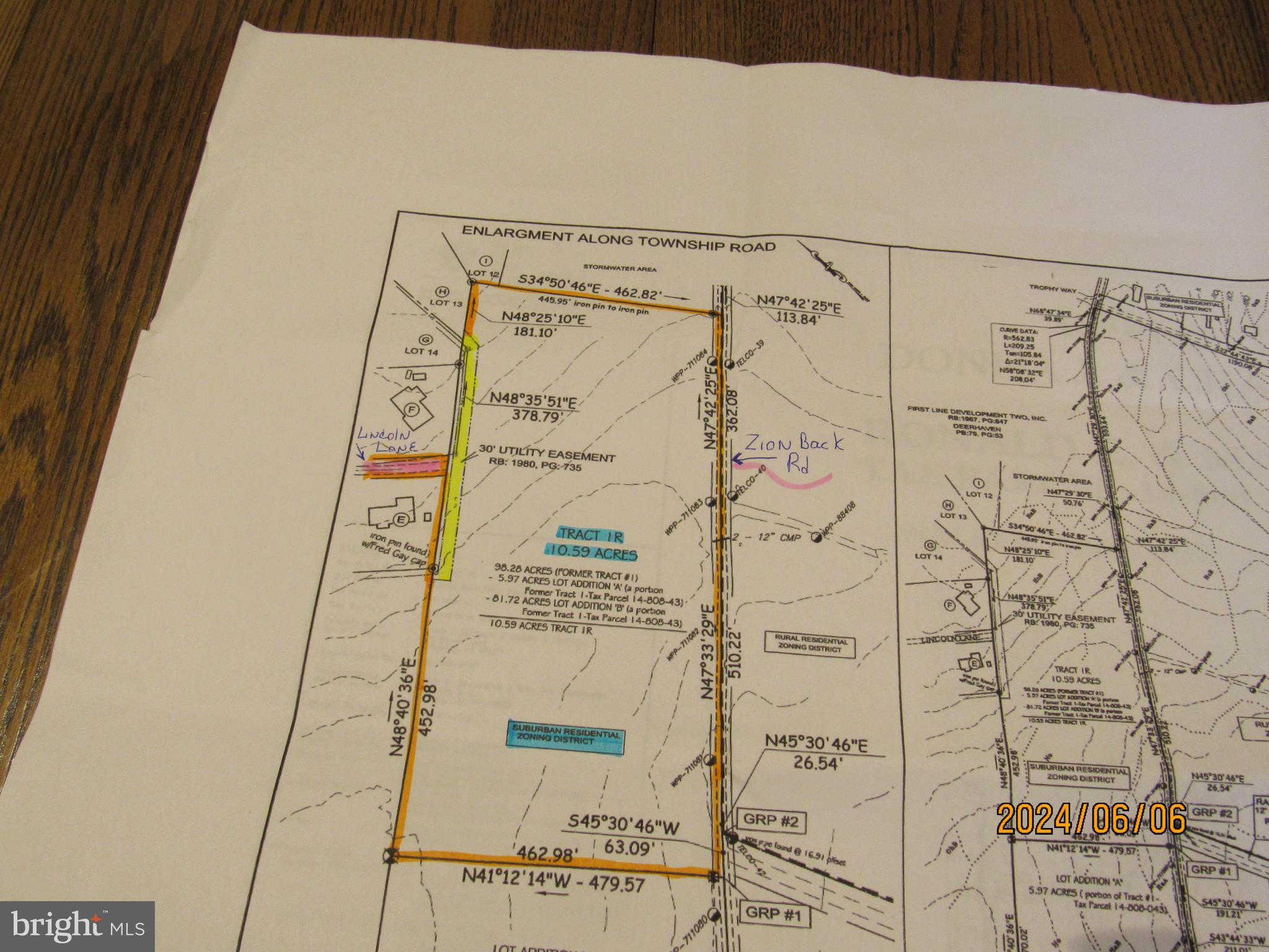 Main image without alt text